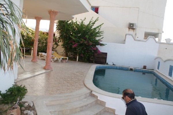 Hammam Chatt Hammam Chatt Vente Maisons Gps  villa avec piscine pied dans l'eau