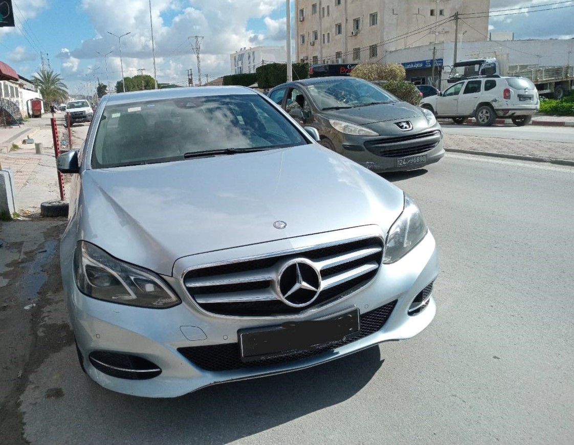 Mercedes 200 - Tunisie