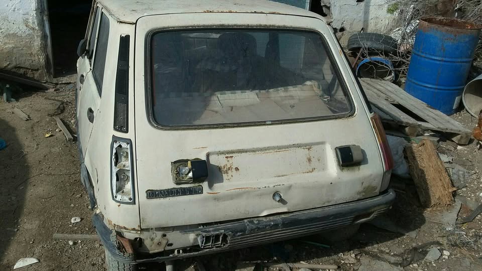 Sidi El Bechir Maakel EzzaM Renault R5 Antiquits et collection des anciennes voitures