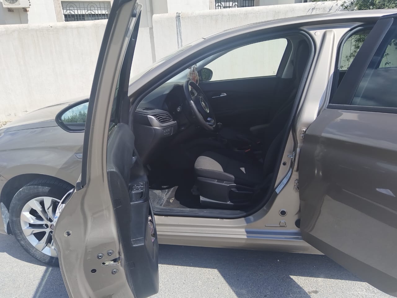 La Soukra Chotrana 1 Fiat Tipo Une belle voiture 1er main bien entretenue