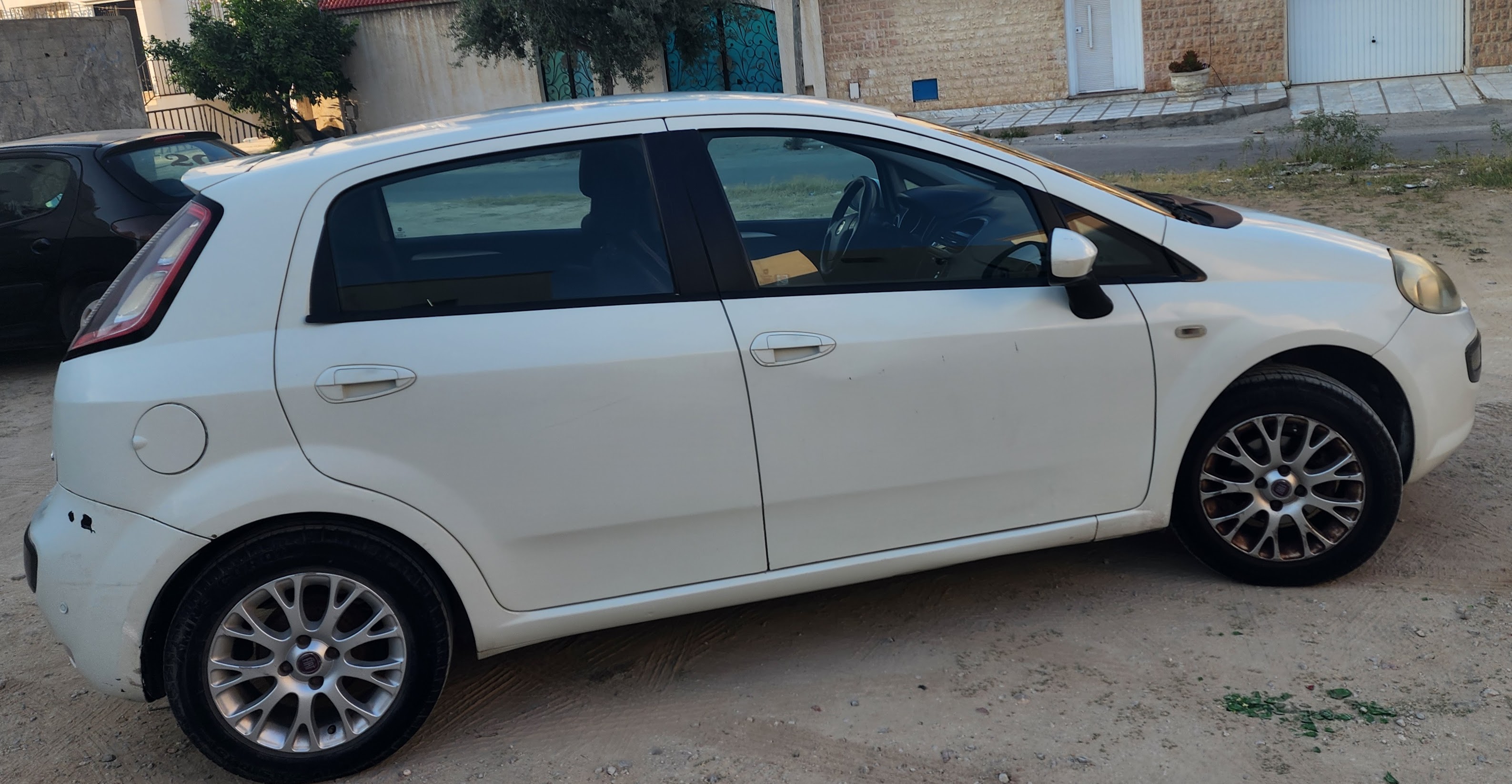 Sousse Jaouhara Sahloul Fiat Punto Femme vend une voiture en bon tat