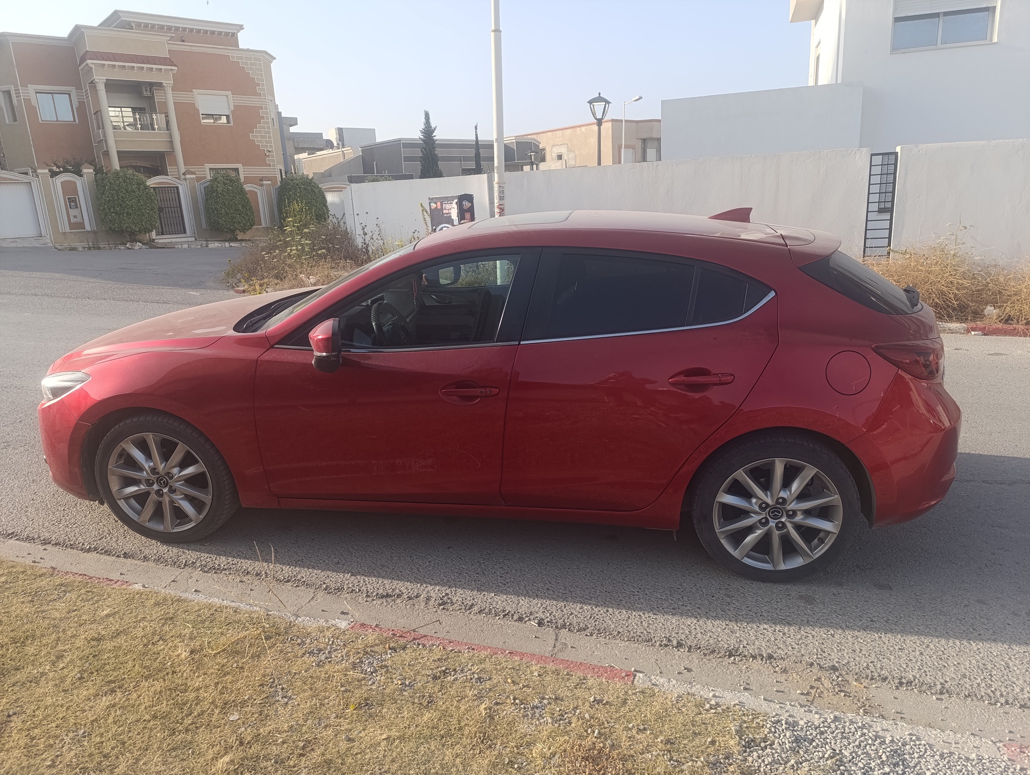 El Mourouj El Mourouj Mazda 3 Mazda 3 hatchback