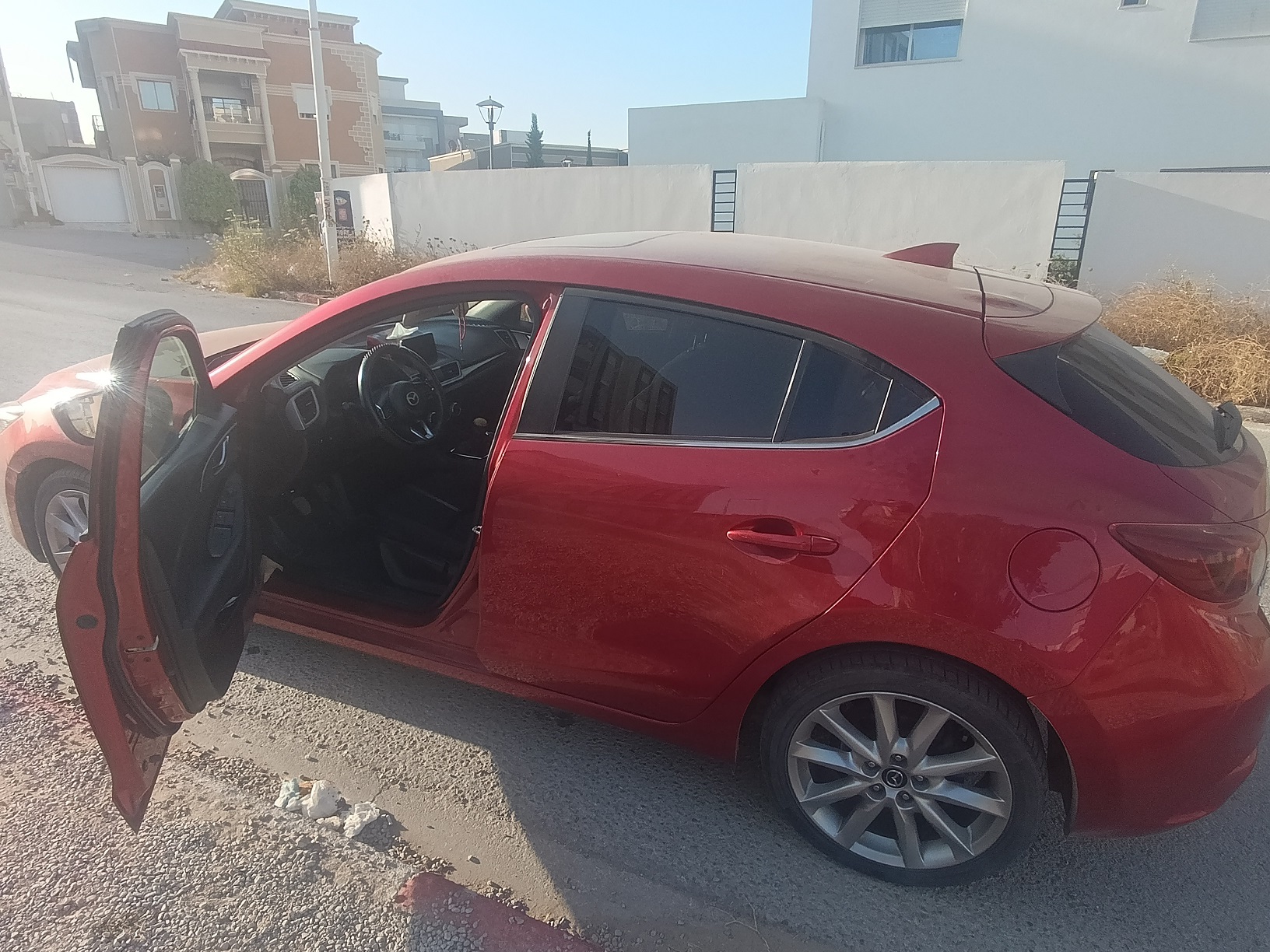 El Mourouj El Mourouj Mazda 3 Mazda 3 hatchback