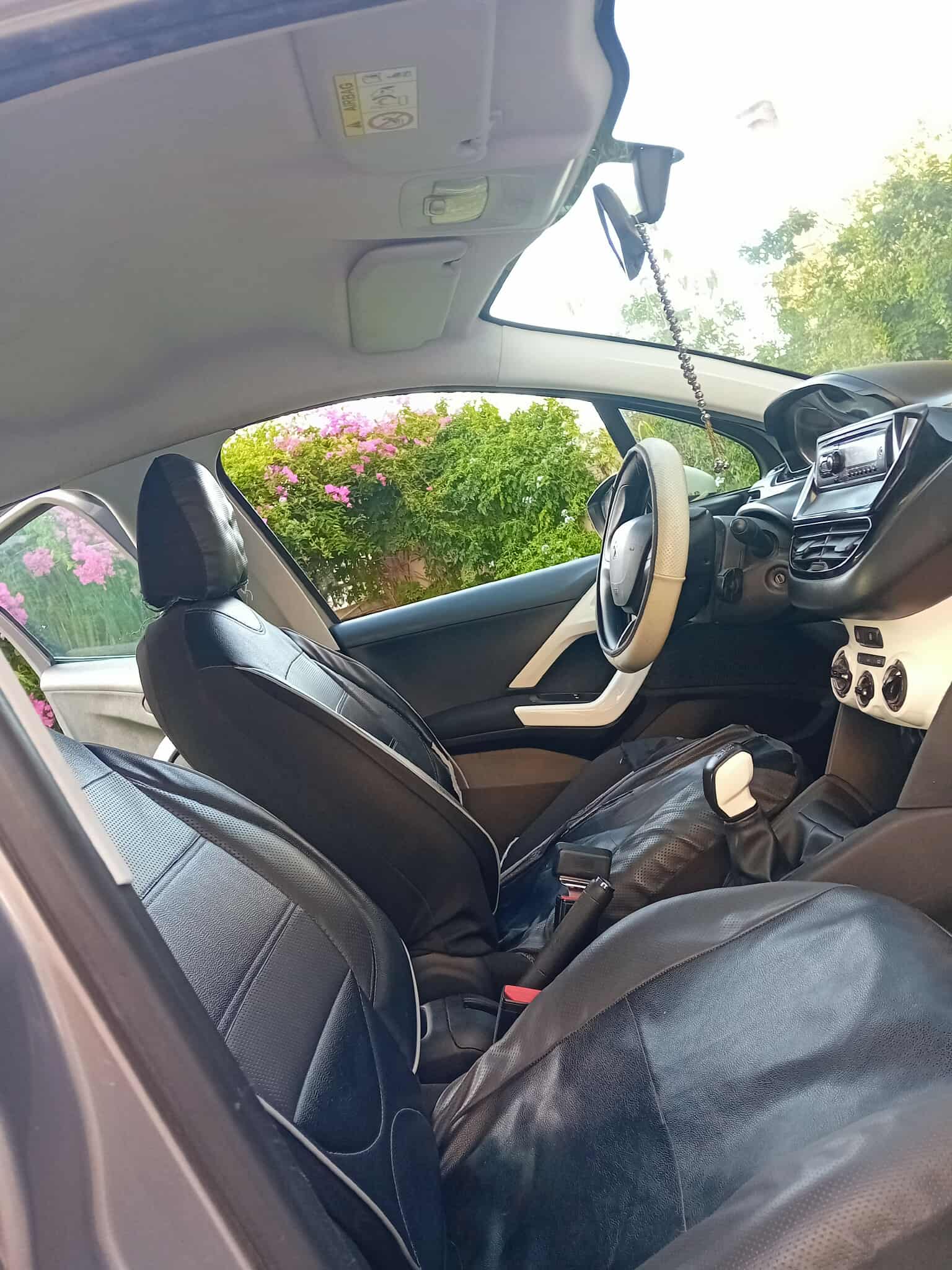 Ariana Ville Cite Ennasr 1 Peugeot 208 208 tres propre