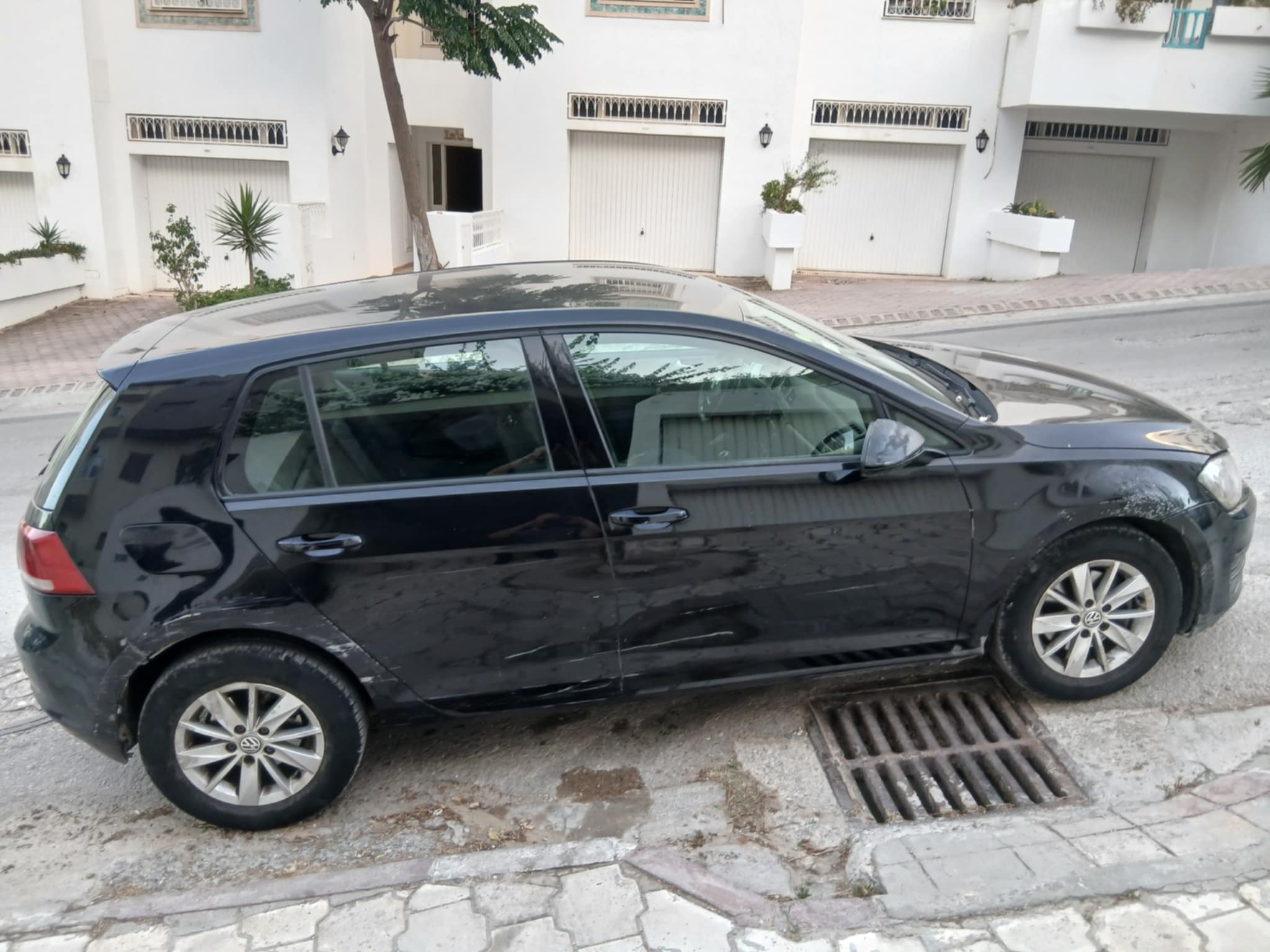 Ariana Ville Cite Ennasr 2 Volkswagen Golf 7 Golf 7  dans l'etat