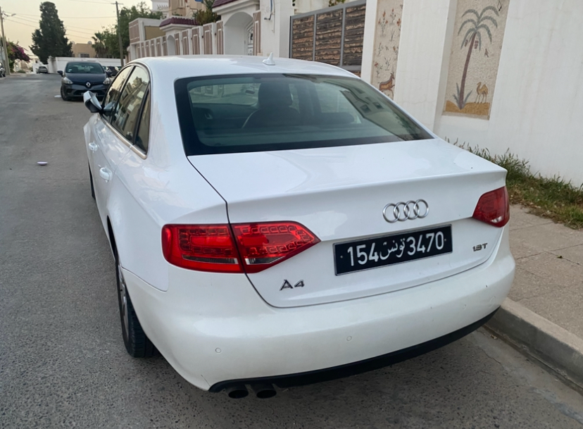 Sousse Ville Sousse Audi A4 Audi a4 b8  2011 tfsi 7 ch essence boite auto
