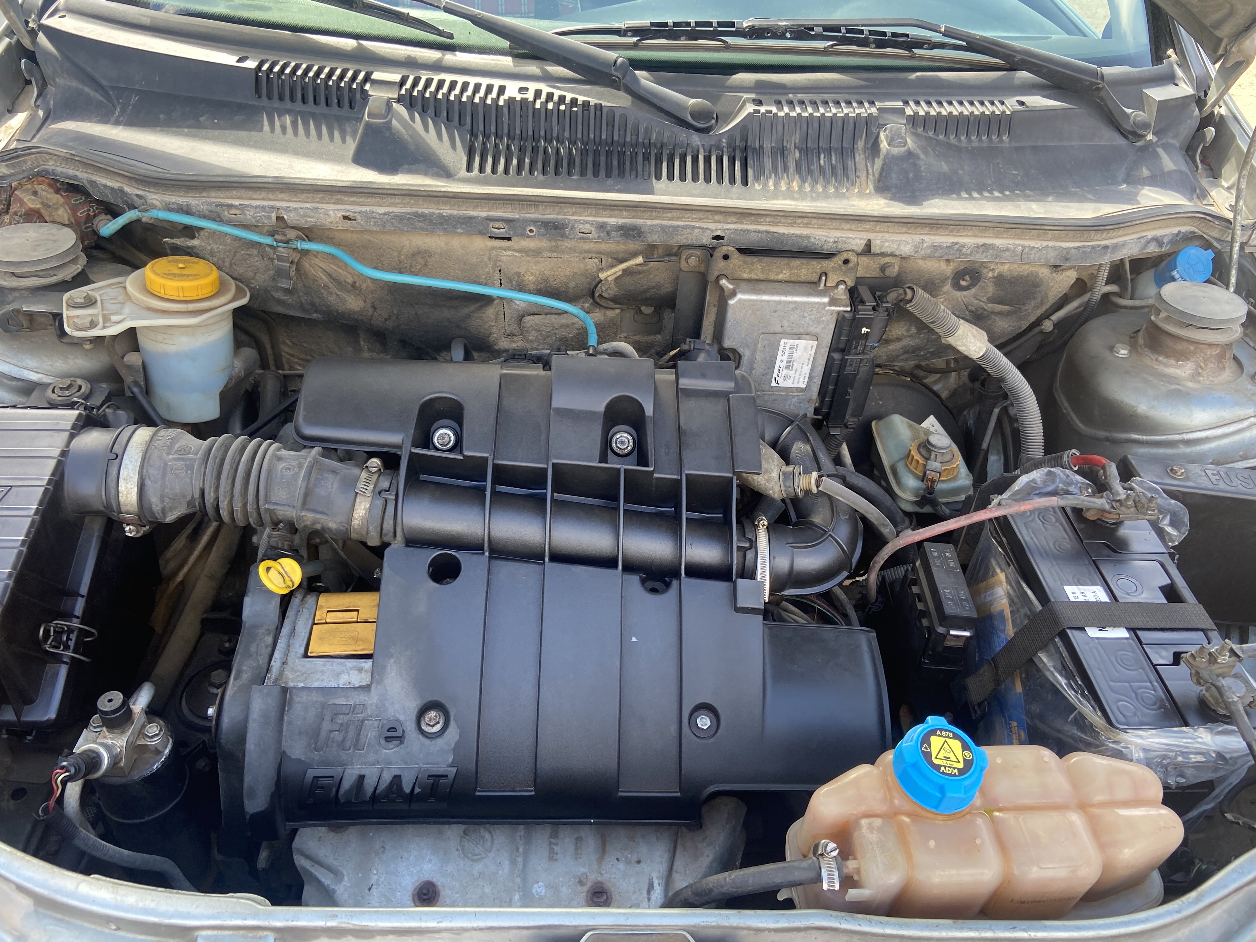 Sakiet Eddaier Sidi Mansour Fiat Palio Fiat palio 3 gris 19000dt
