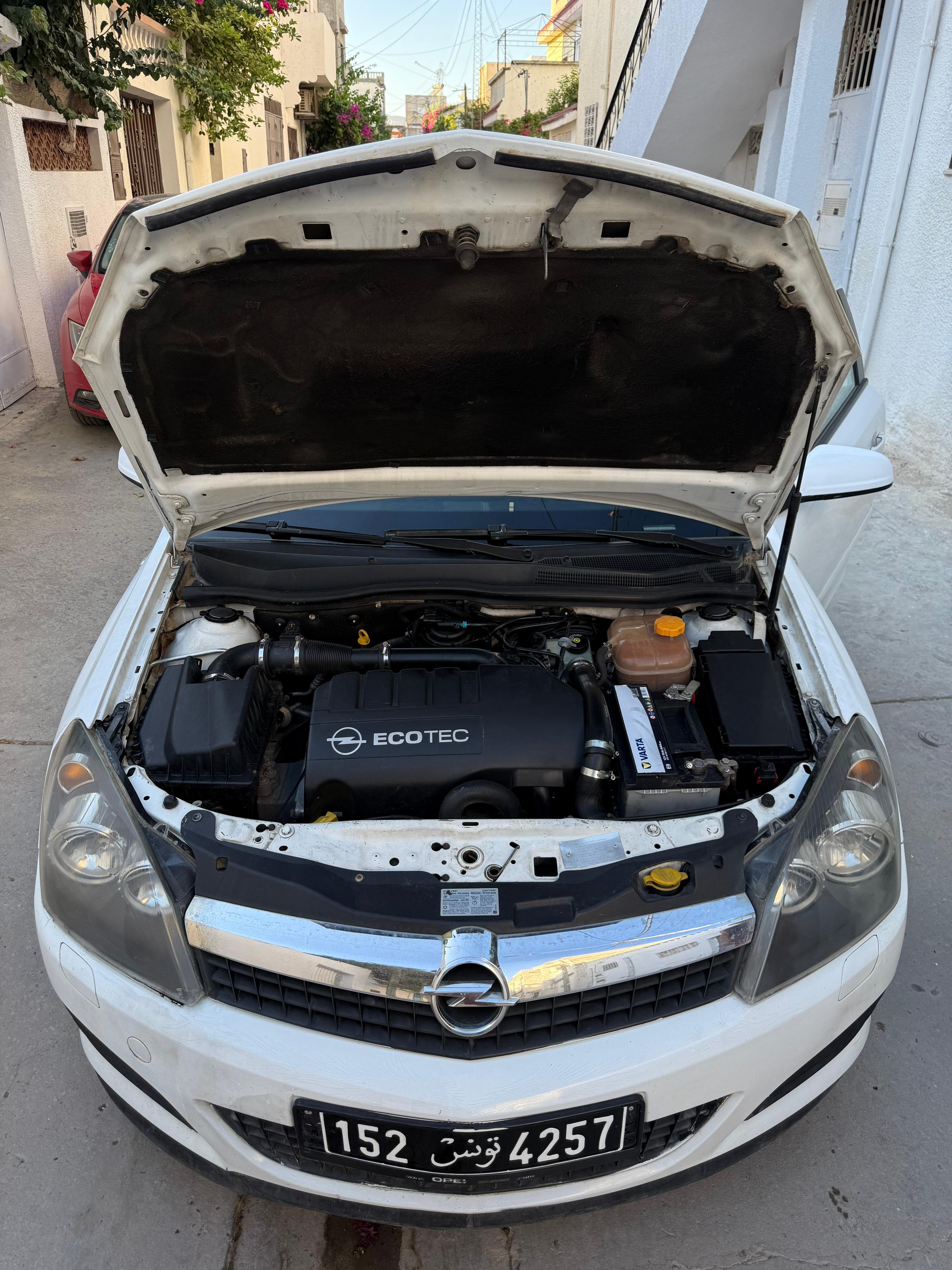 Ettadhamen Cite Ettadhamen Opel Astra Opel astra gtc2010