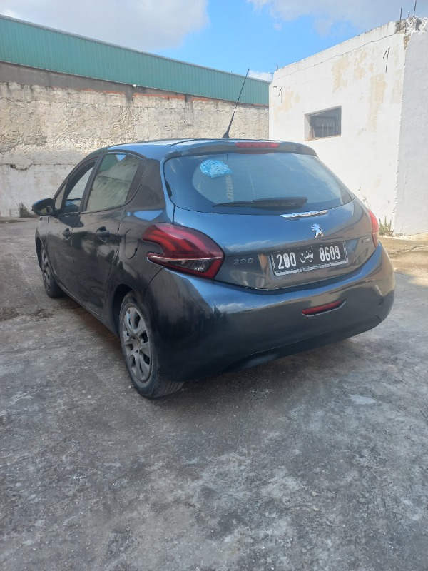 Megrine Megrine Peugeot 208 208 bonne occassion