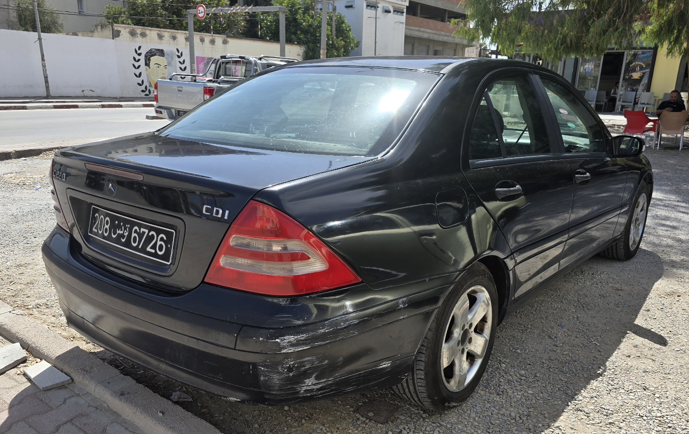 Mercedes C - Tunisie