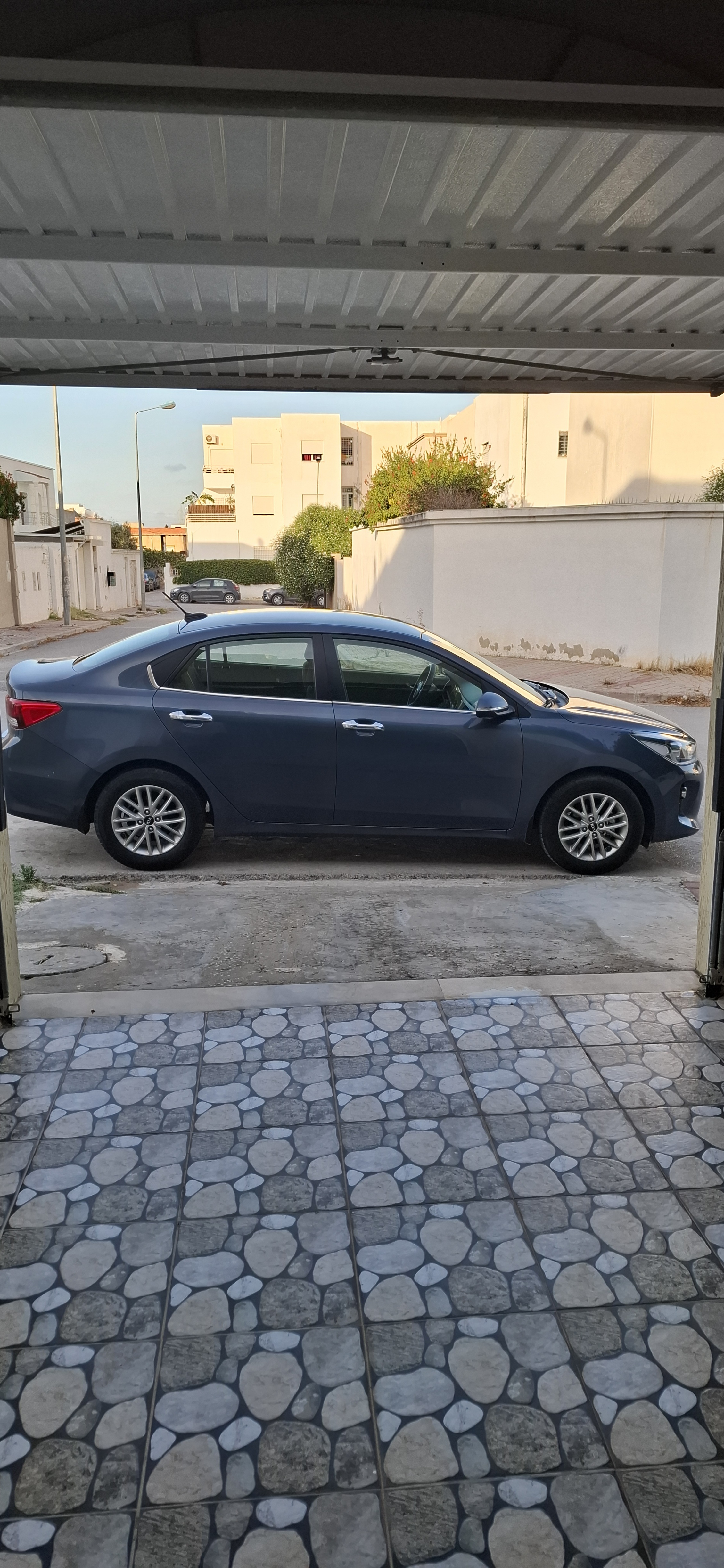 Raoued Cite El Ghazala 1 Kia Rio Kia rio berline en excellente tat
