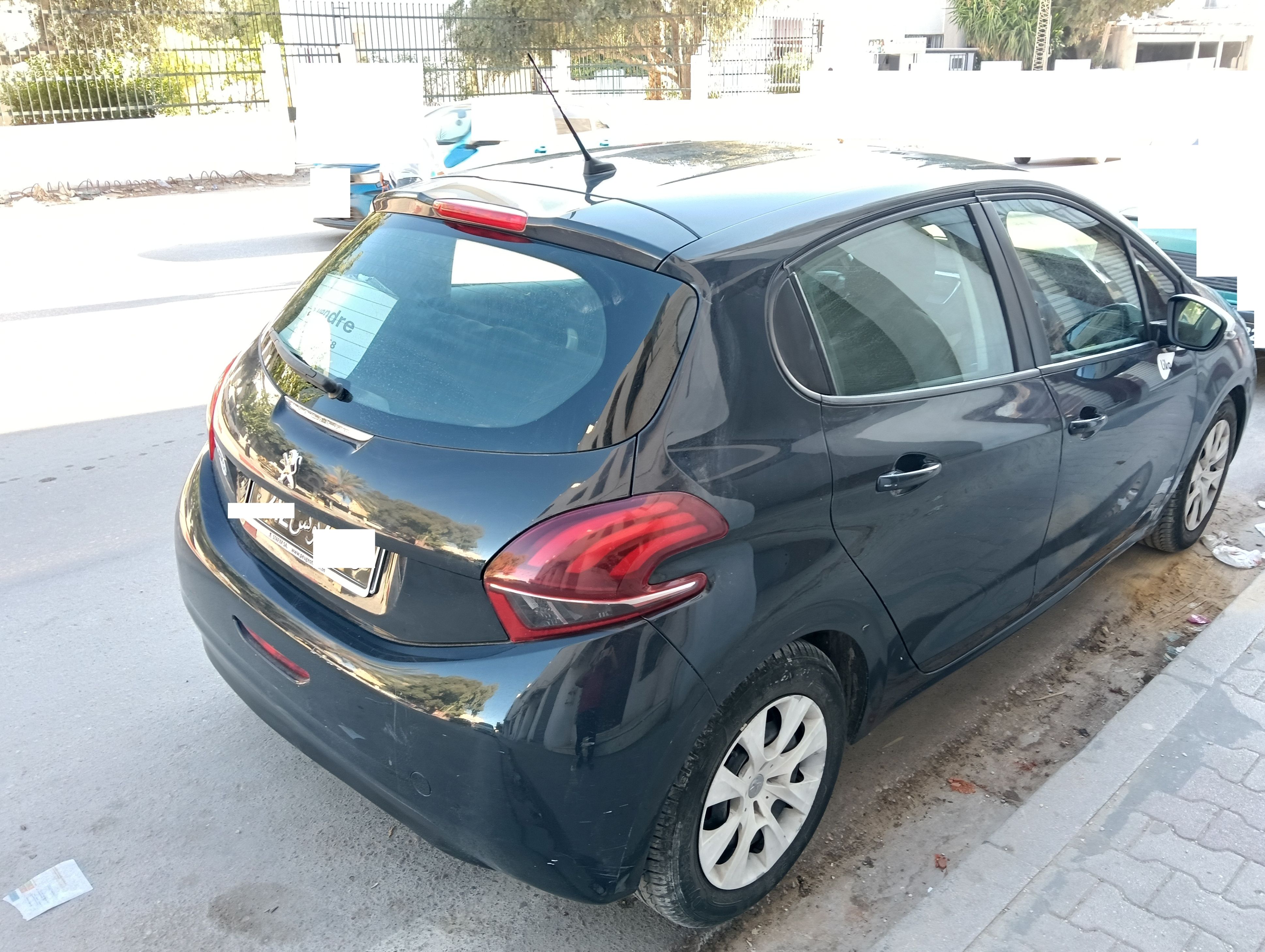 Raoued Cite El Ghazala 1 Peugeot 208 Voiture peugeot 208 1er main anne 2019