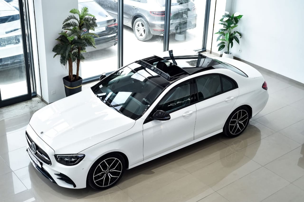 Cite El Khadra El Charguia Mercedes E Mercedes classe e180 amg la reine des routires