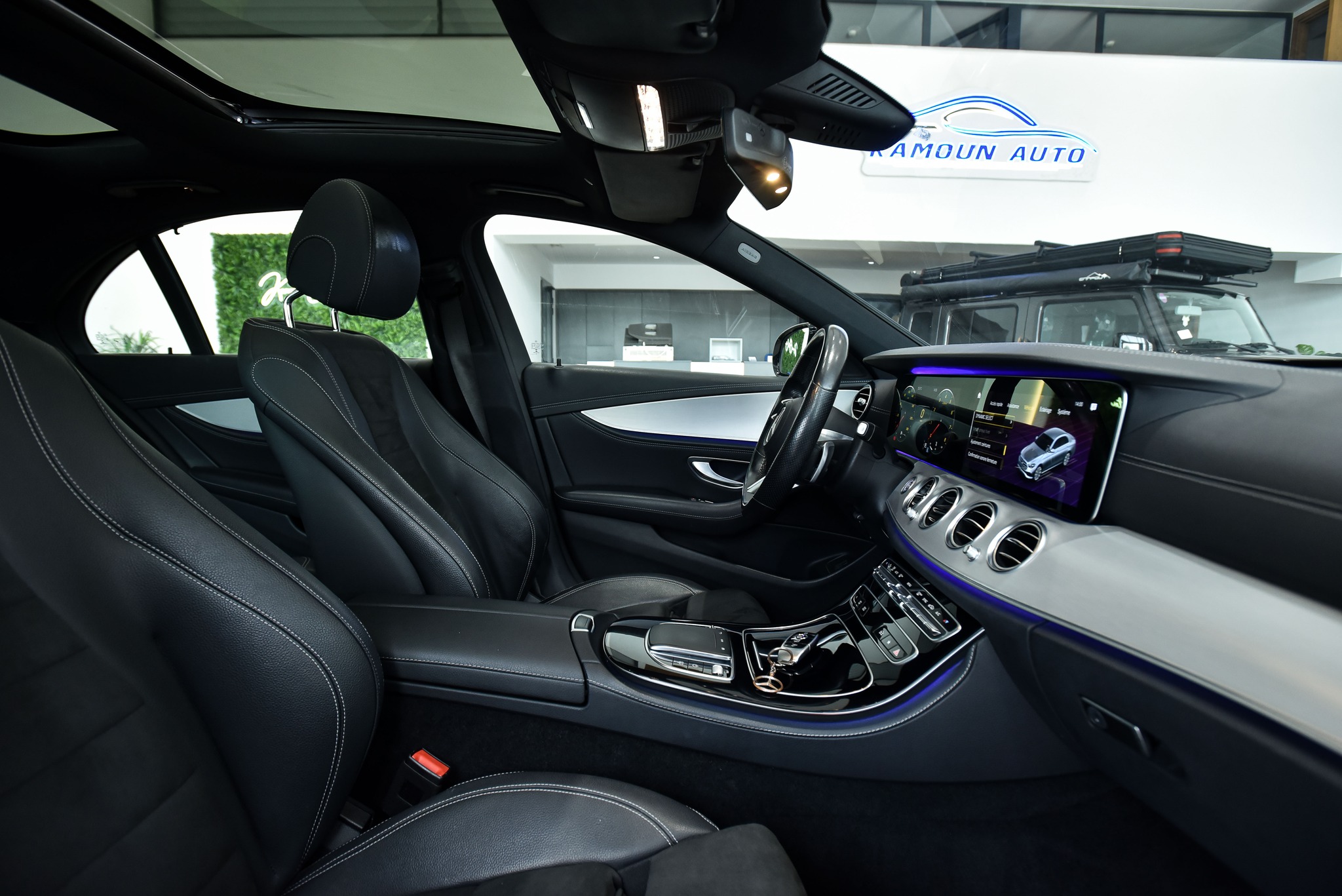 Cite El Khadra El Charguia Mercedes E Mercedes classe e180 amg la reine des routires