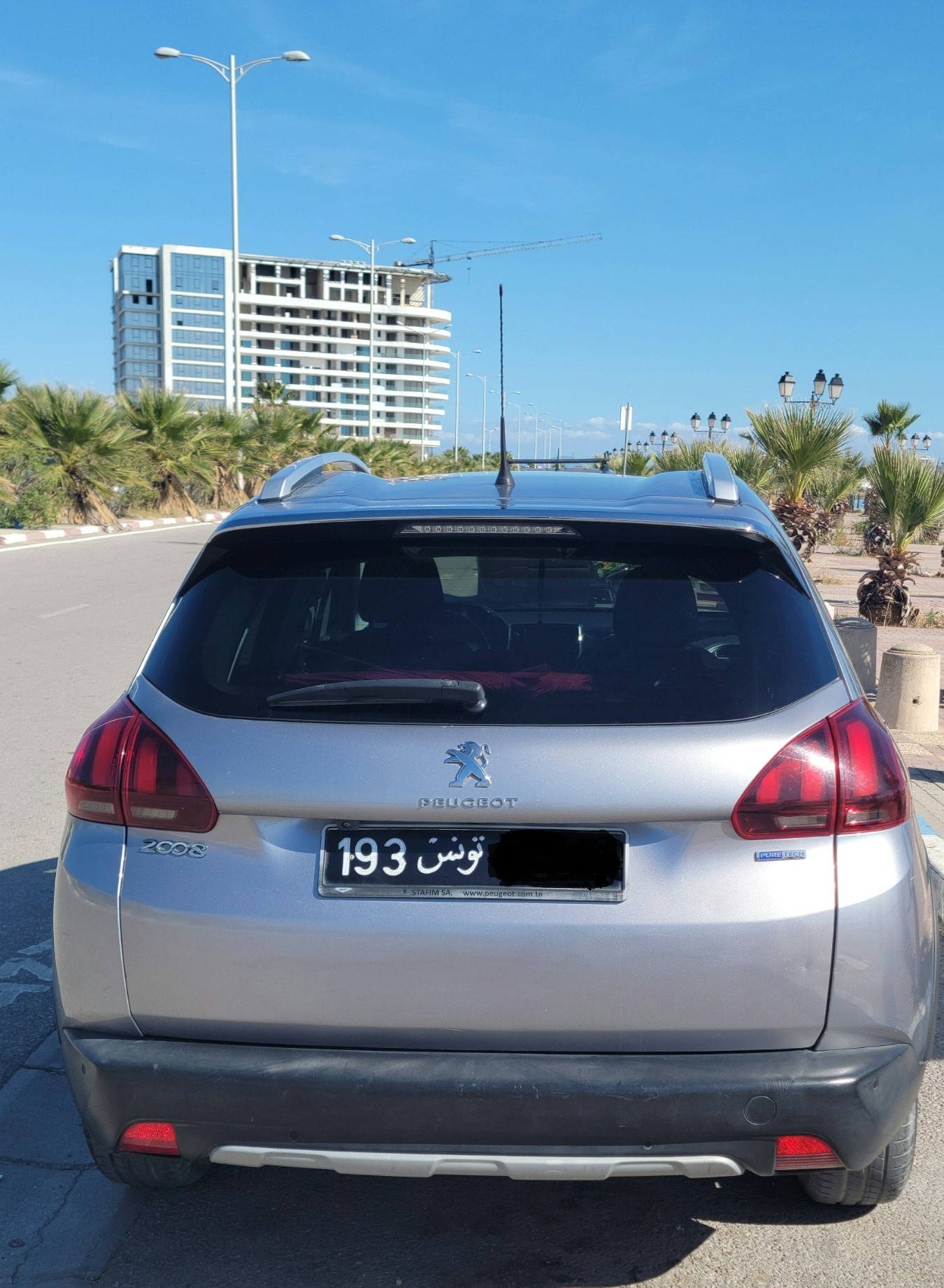 La Marsa Berge Du Lac Peugeot Autre Modle Femme vend peugeot 2008  5cv