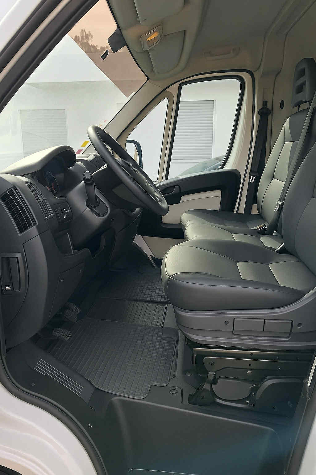 Bou Mhel El Bassatine Bou Mhel Fiat Ducato Voiture  en  bon etat