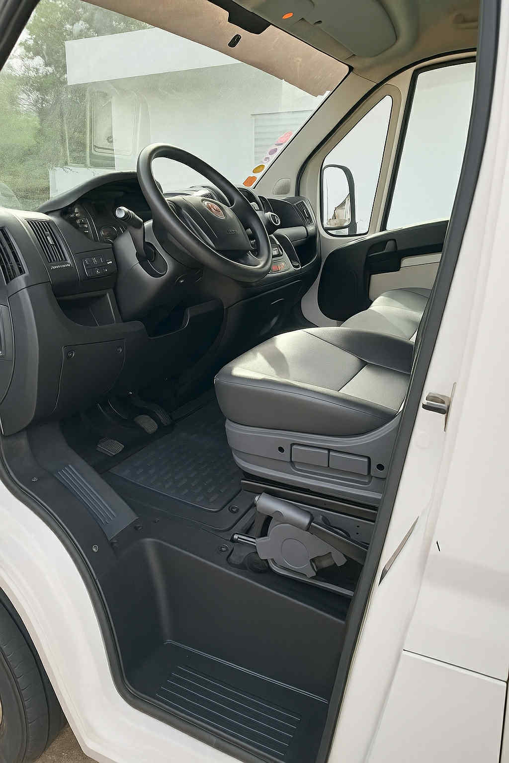 Bou Mhel El Bassatine Bou Mhel Fiat Ducato Voiture  en  bon etat
