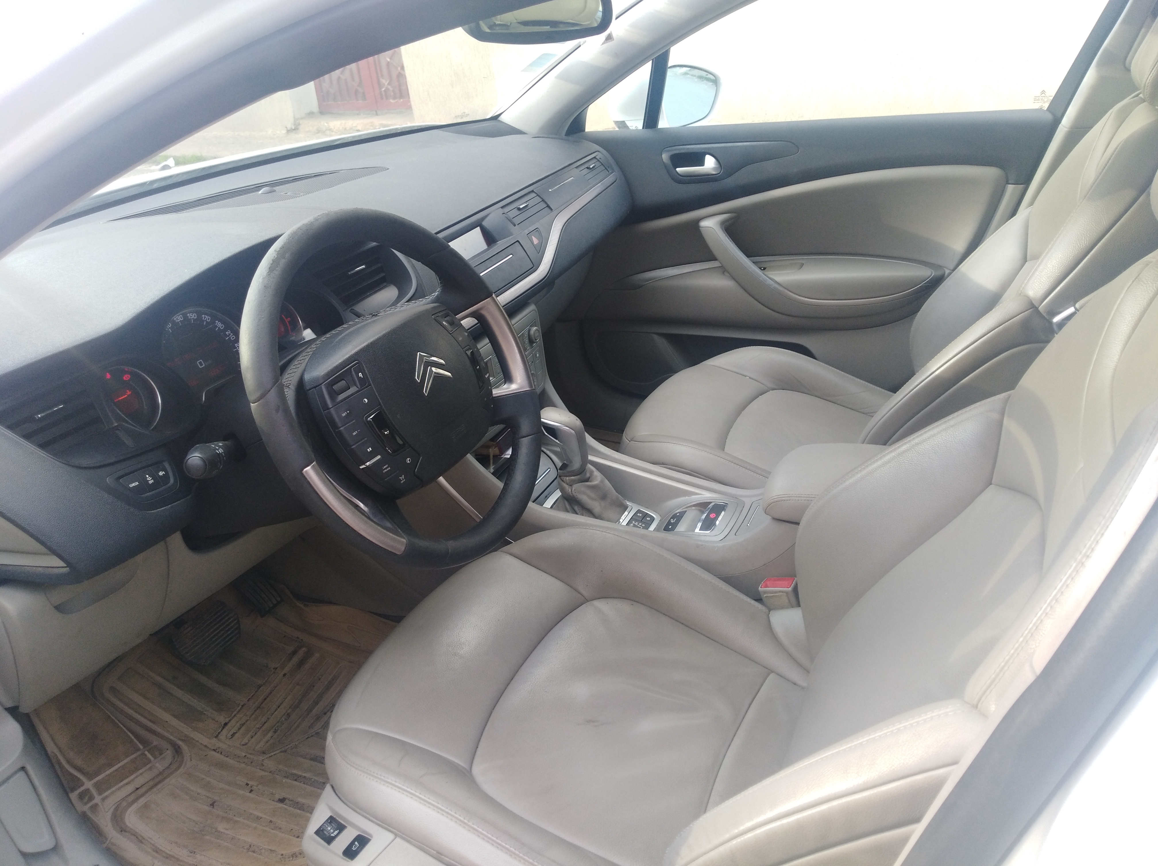 Bembla Menzel Ennour Citroen C5 Bonne voiture