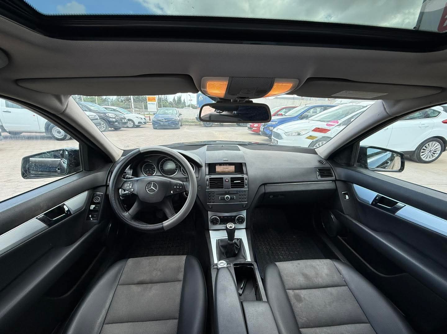 Ezzahra Ezzahra Mercedes 200 2010 mercedes c200 cdi bvm6 toit ouvrant