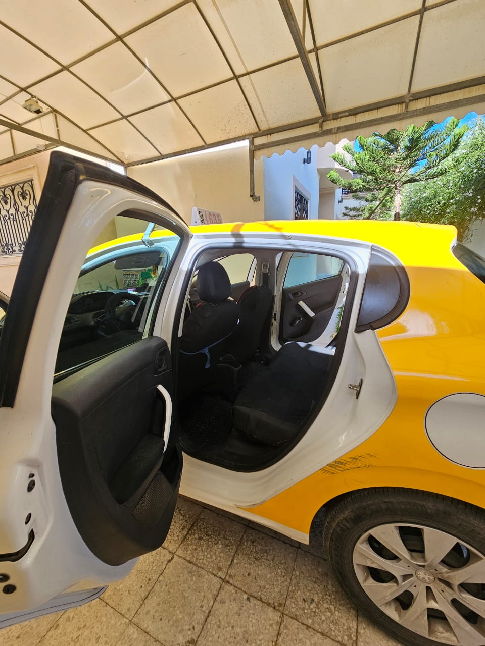 Peugeot 208 - Tunisie