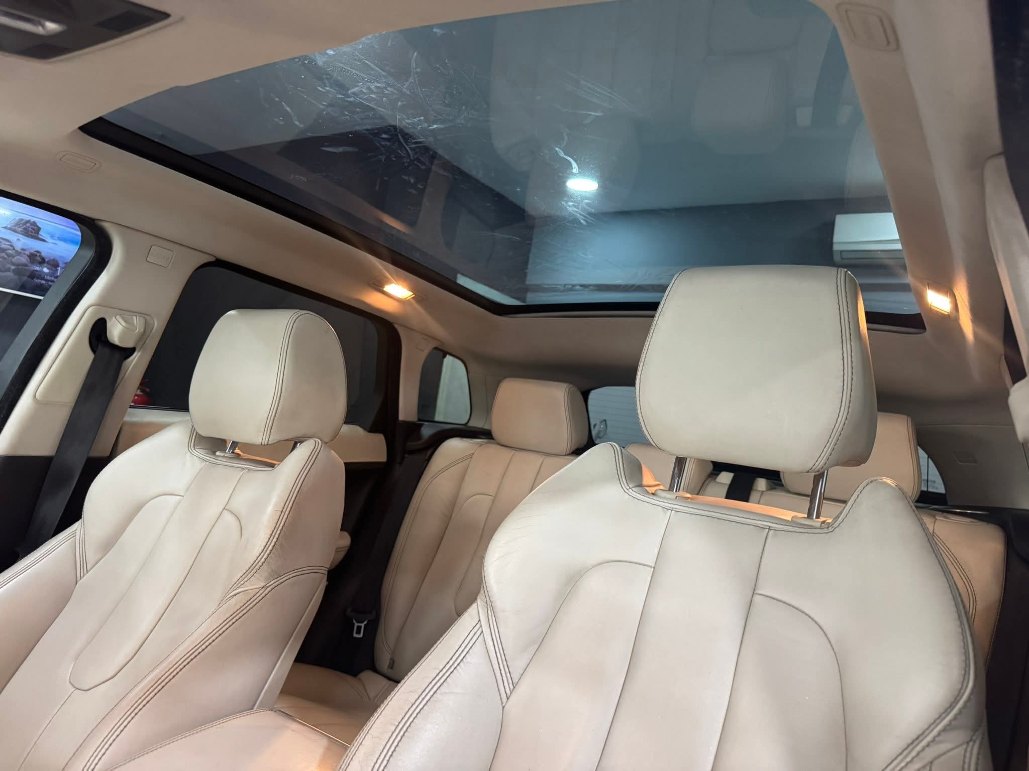 Sidi Thabet Cebalet Ben Ammar Land-Rover Range Range rover evoque