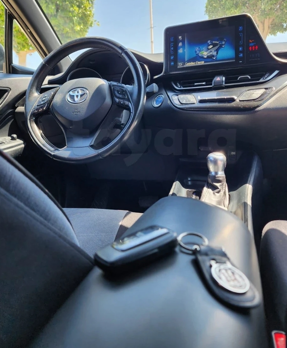 Ariana Ville Riadh Landlous Toyota Autre Modle Toyota chr hybrid