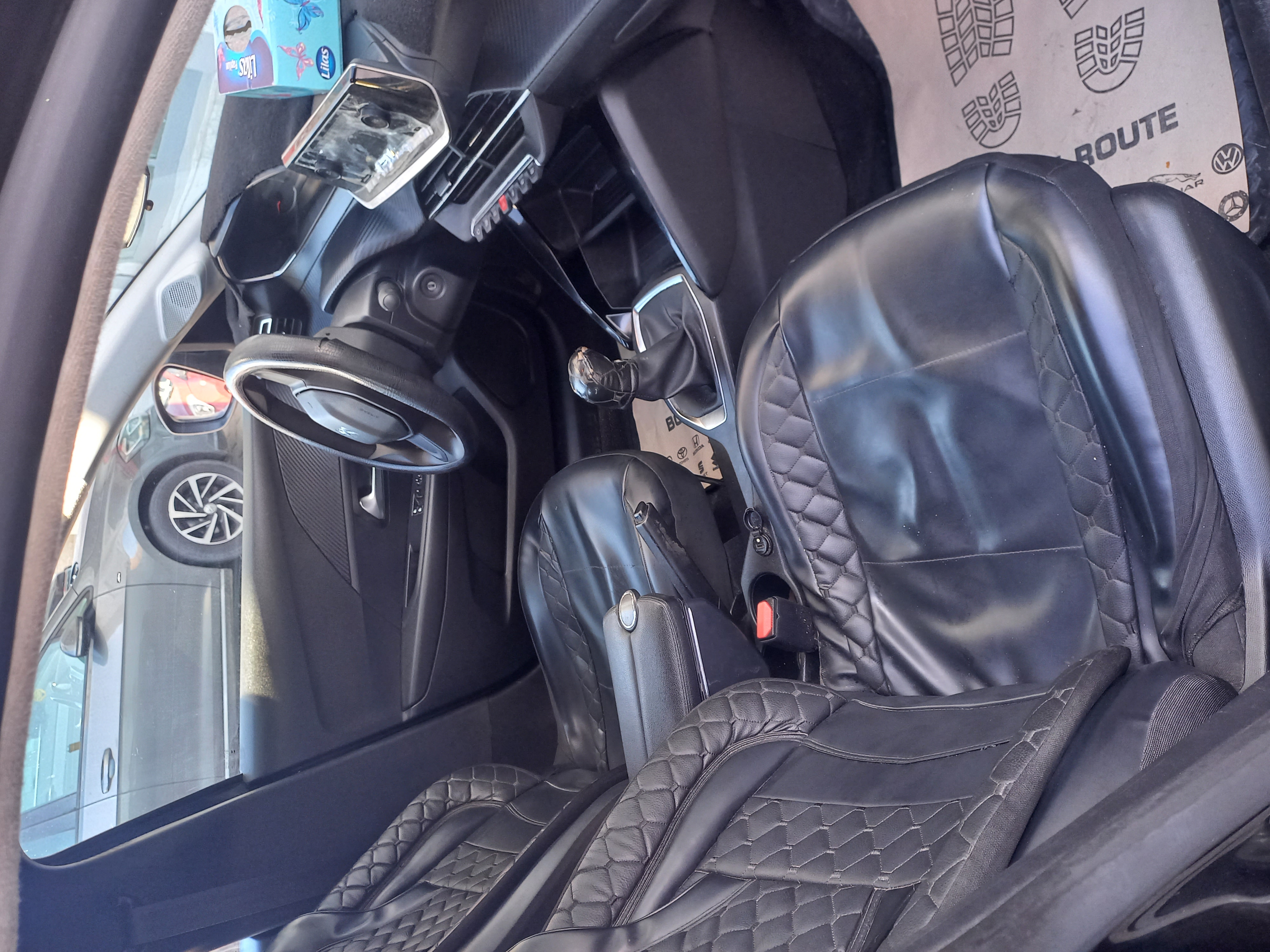 Sfax Ville&nbsp;Sfax&nbsp;Peugeot&nbsp;208&nbsp;Voiture presque neuve de particulier populaire