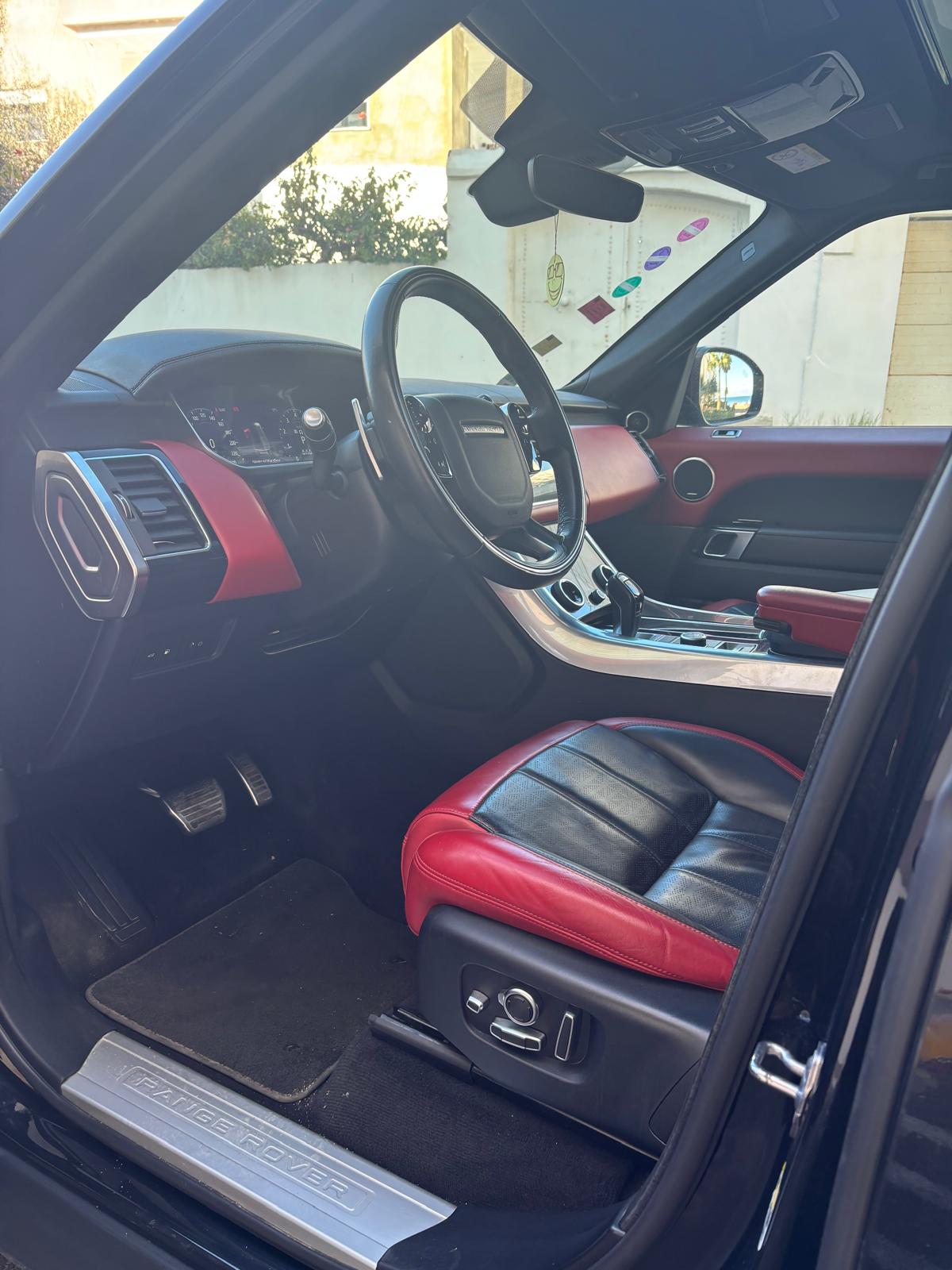 Akouda&nbsp;Chatt Meriem&nbsp;Land-Rover&nbsp;Range&nbsp;Range rover sport