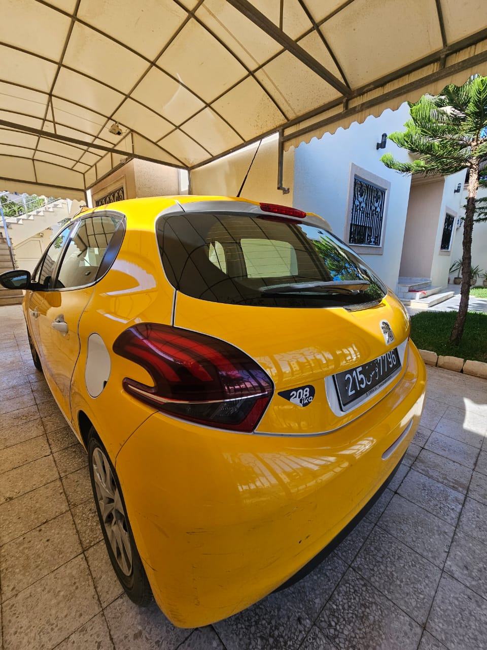 Hammam Chatt&nbsp;Borj Cedria&nbsp;Peugeot&nbsp;208&nbsp;208 peugeot essence tres bon �tat