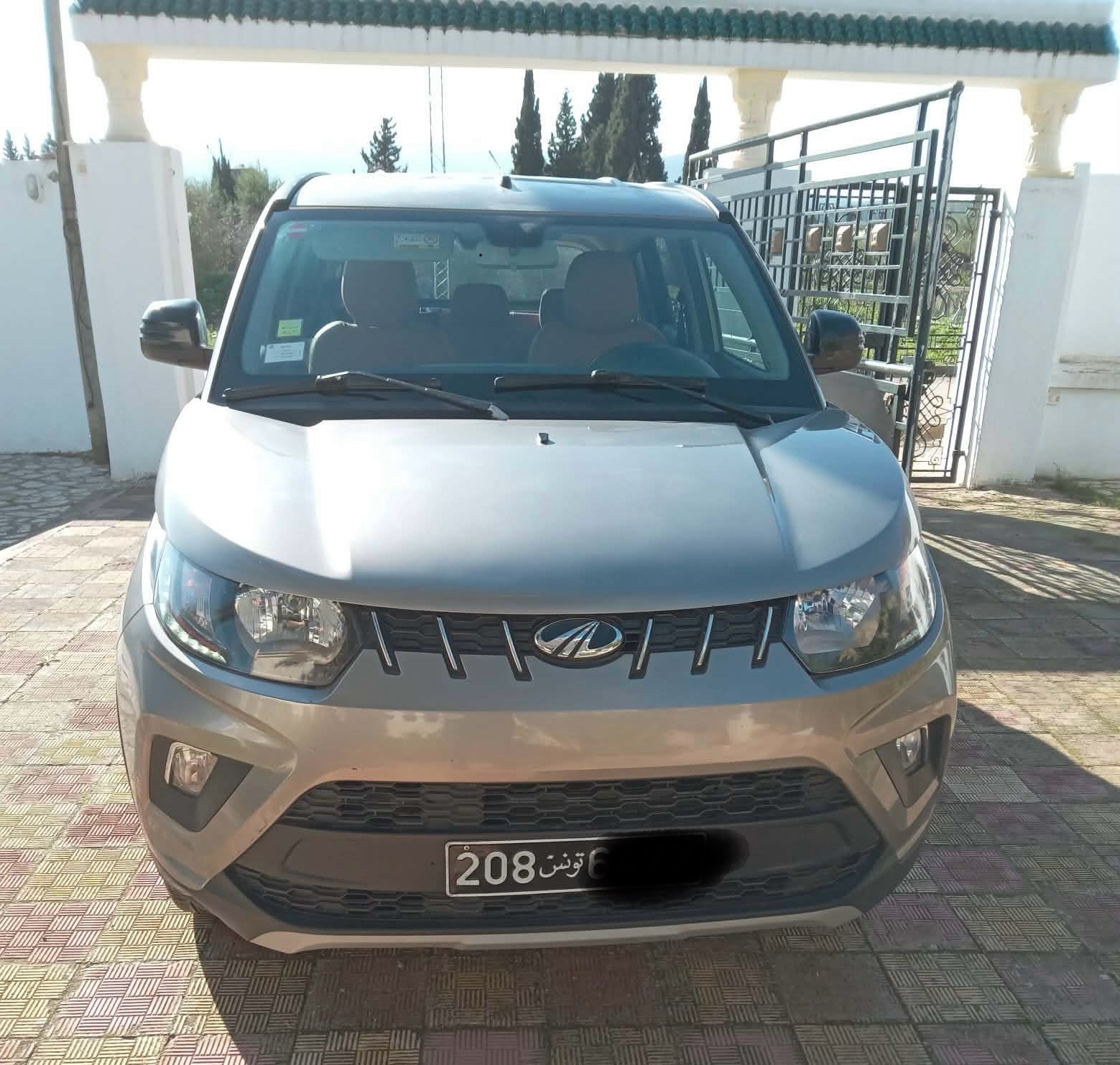 Grombalia&nbsp;Sammach&nbsp;Mahindra&nbsp;Autre Mod�le&nbsp;Mahindra kuv100 k6plus propre et bien entretenue