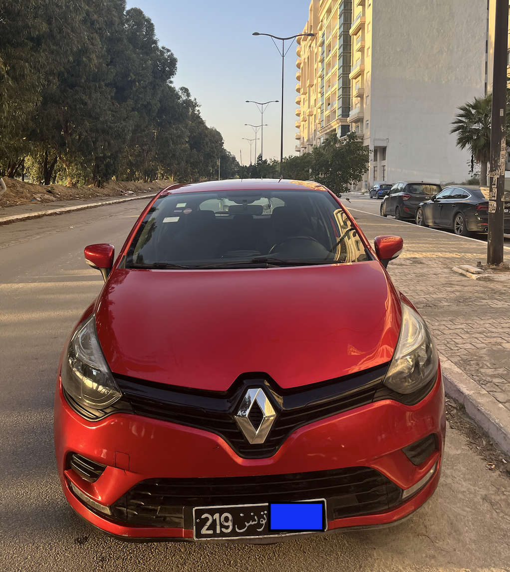 Ain Zaghouan&nbsp;Jardins de Carthage&nbsp;Renault&nbsp;Clio&nbsp;Clio 4 2020 rouge