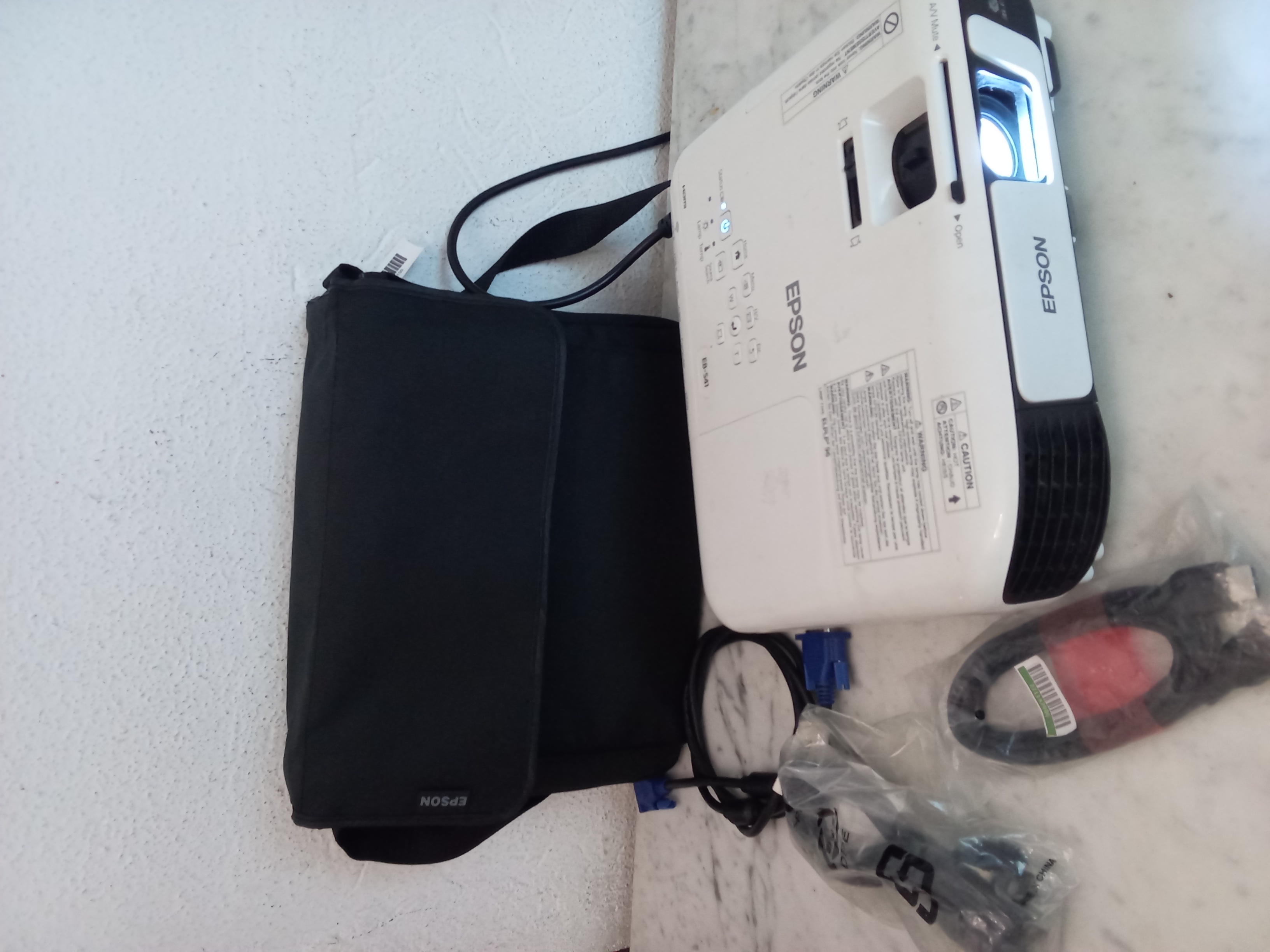 Ben Arous&nbsp;Ben Arous&nbsp;Autre&nbsp;Autre&nbsp;Videoprojecteur epson parfait