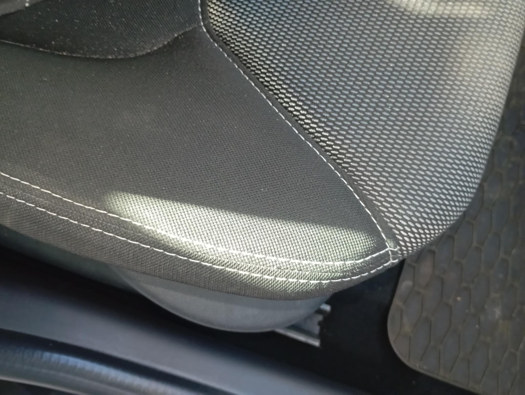 El Mourouj&nbsp;Residence Jinene El Mourouj&nbsp;Renault&nbsp;Clio&nbsp;Belle voiure renault clio