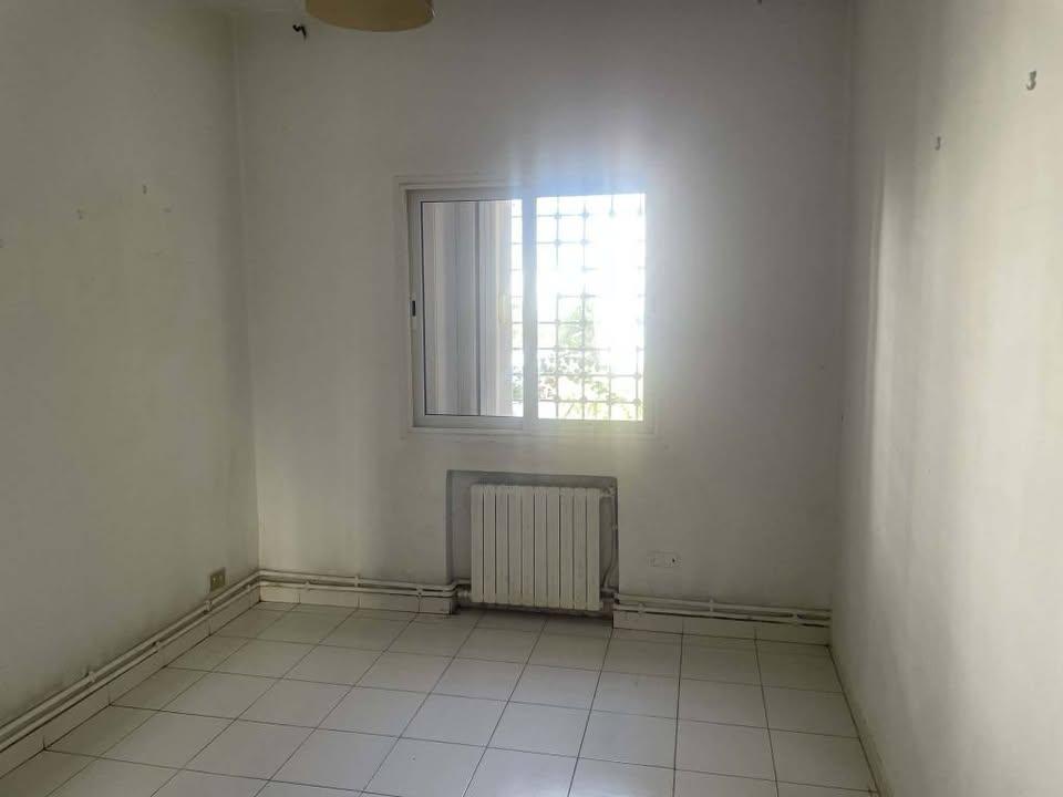 El Menzah&nbsp;El Menzah 4&nbsp;Location&nbsp;Appart. 5 pi�ces+&nbsp;Triplex haut standing � menzah 6 uv4