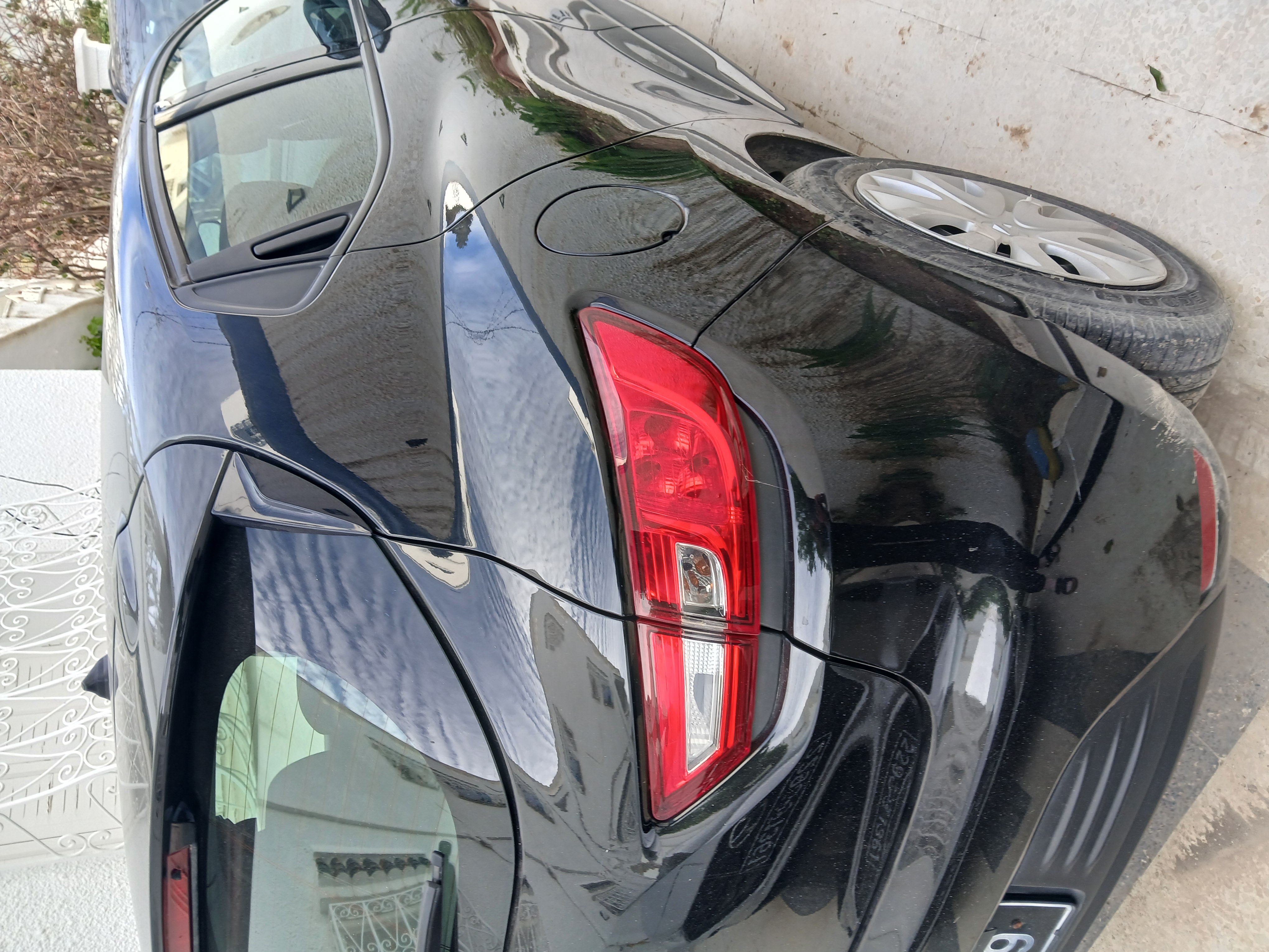 Raoued&nbsp;Cite El Ghazala 1&nbsp;Renault&nbsp;Clio&nbsp;Une bonne occasion � saisir