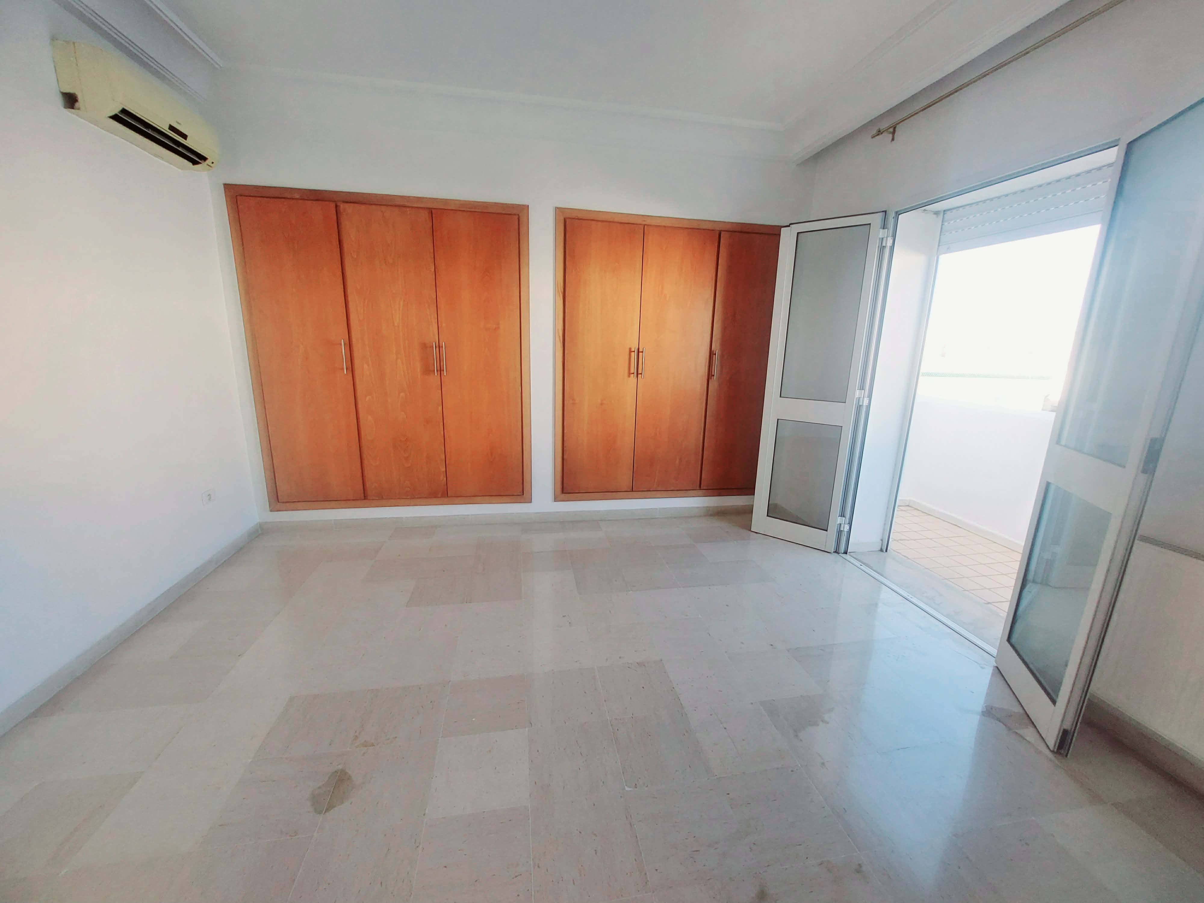 La Marsa&nbsp;Cite Du Stade&nbsp;Location&nbsp;Duplex&nbsp;Superbe duplex 150 m2  la marsa tabek  3 chambres