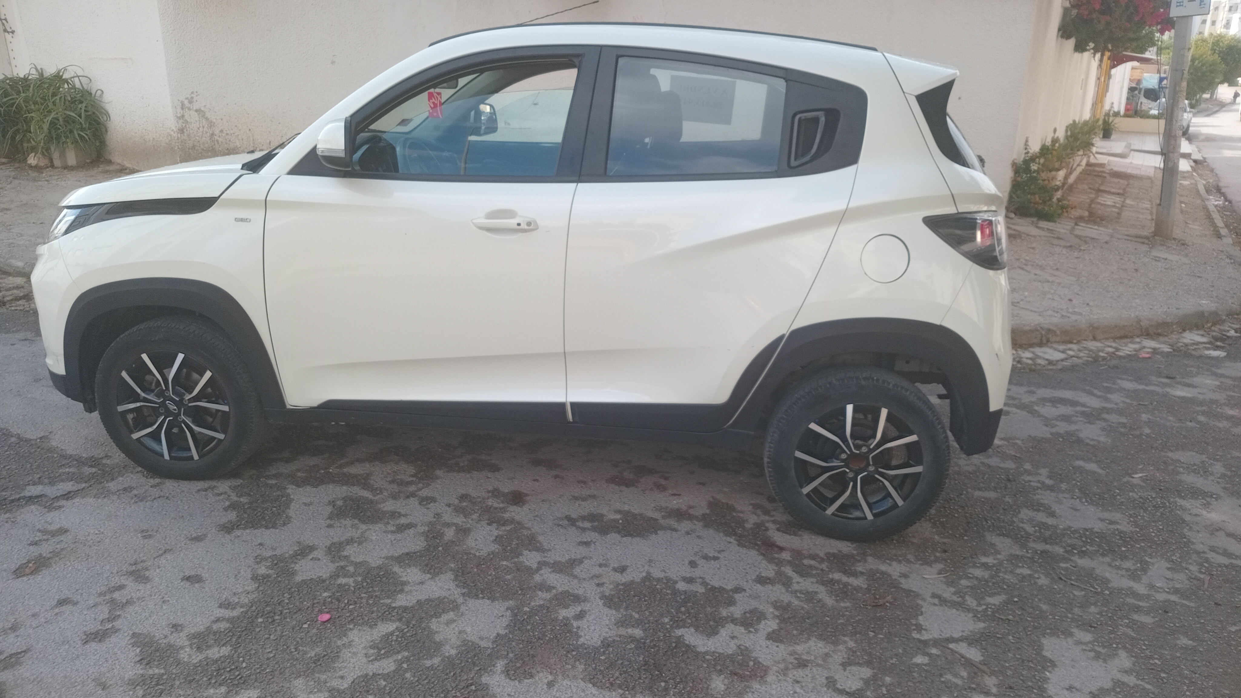 Ariana Ville&nbsp;El Menzah 7&nbsp;Mahindra&nbsp;Autre Mod�le&nbsp;Mahindra kuv