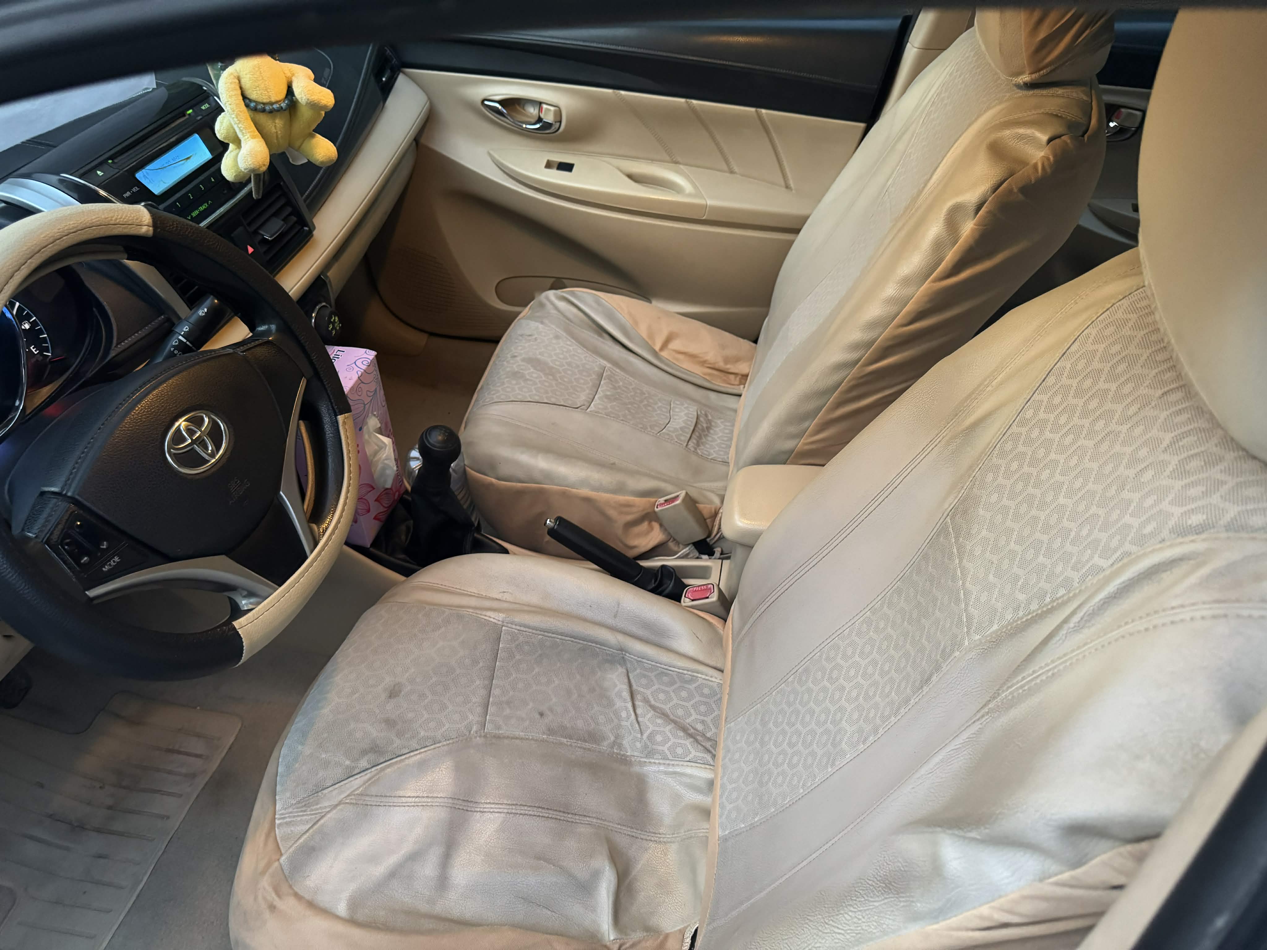 Le Bardo&nbsp;Le Bardo&nbsp;Toyota&nbsp;Yaris&nbsp;Toyota yaris sedan bronze