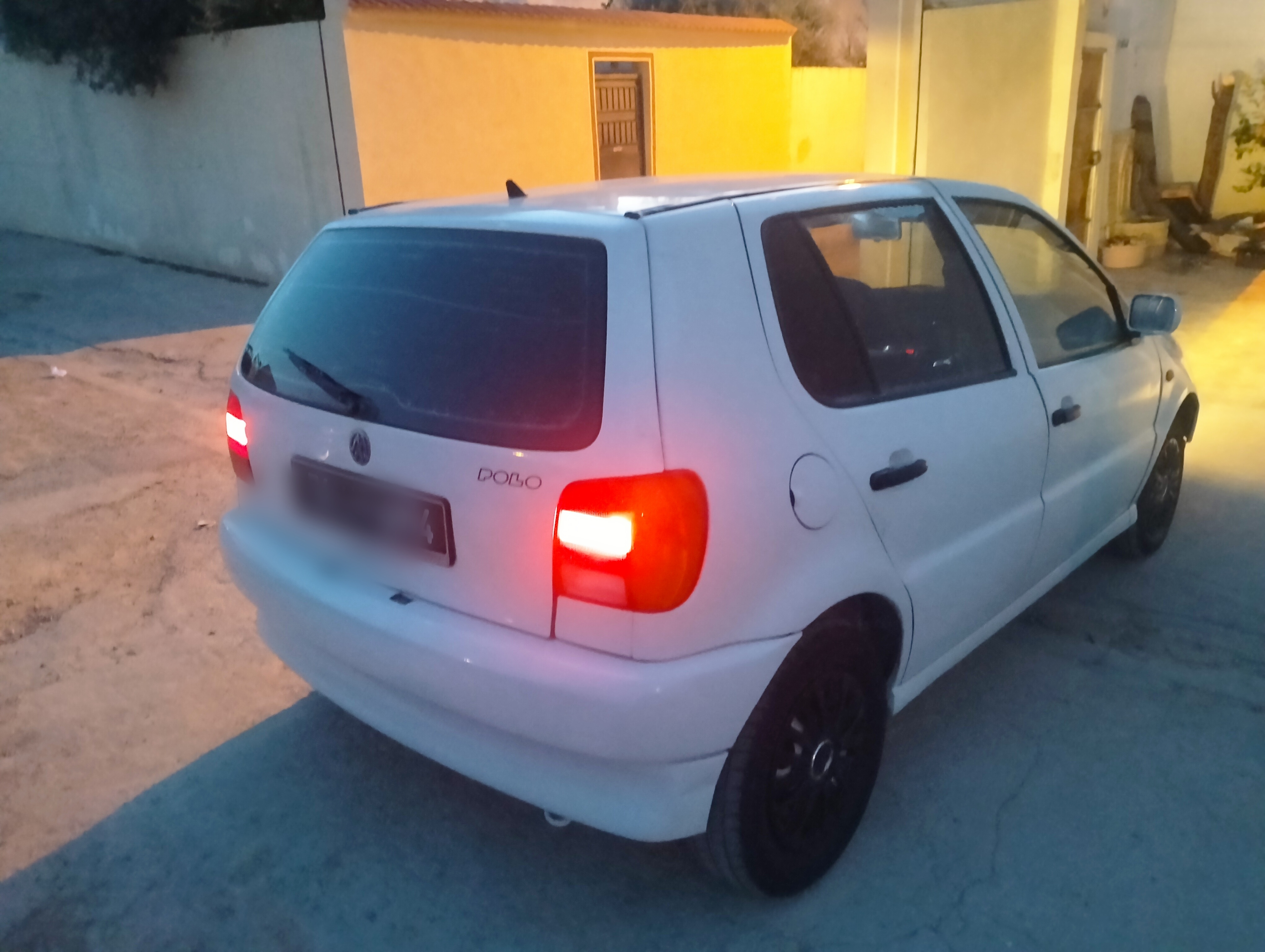 Mohamadia&nbsp;Cite Ennacim 1&nbsp;Volkswagen&nbsp;Polo 3&nbsp;Polo 3 blanche excellent etat