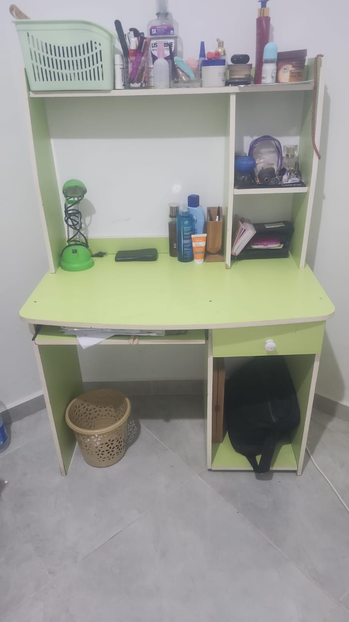 Raoued&nbsp;Ariana Essoughra&nbsp;Chambres � coucher&nbsp;Chambres � coucher&nbsp;Armoire lit avec matelas bureau table de  nuit