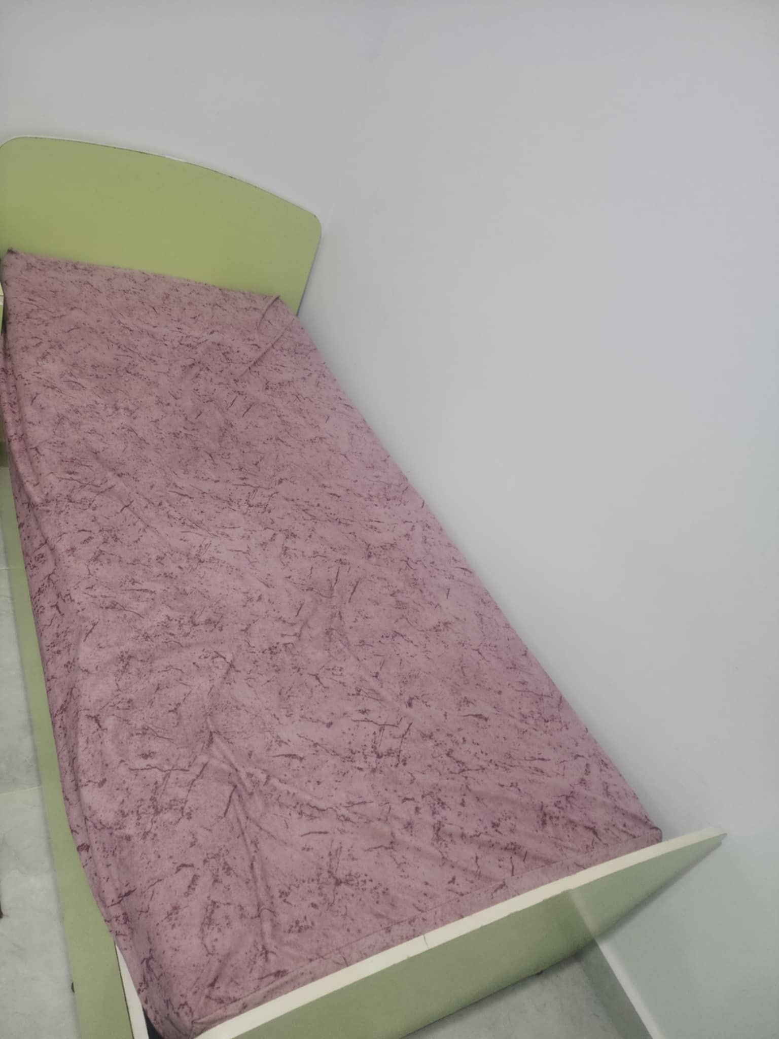 Raoued&nbsp;Ariana Essoughra&nbsp;Chambres � coucher&nbsp;Chambres � coucher&nbsp;Armoire lit avec matelas bureau table de  nuit
