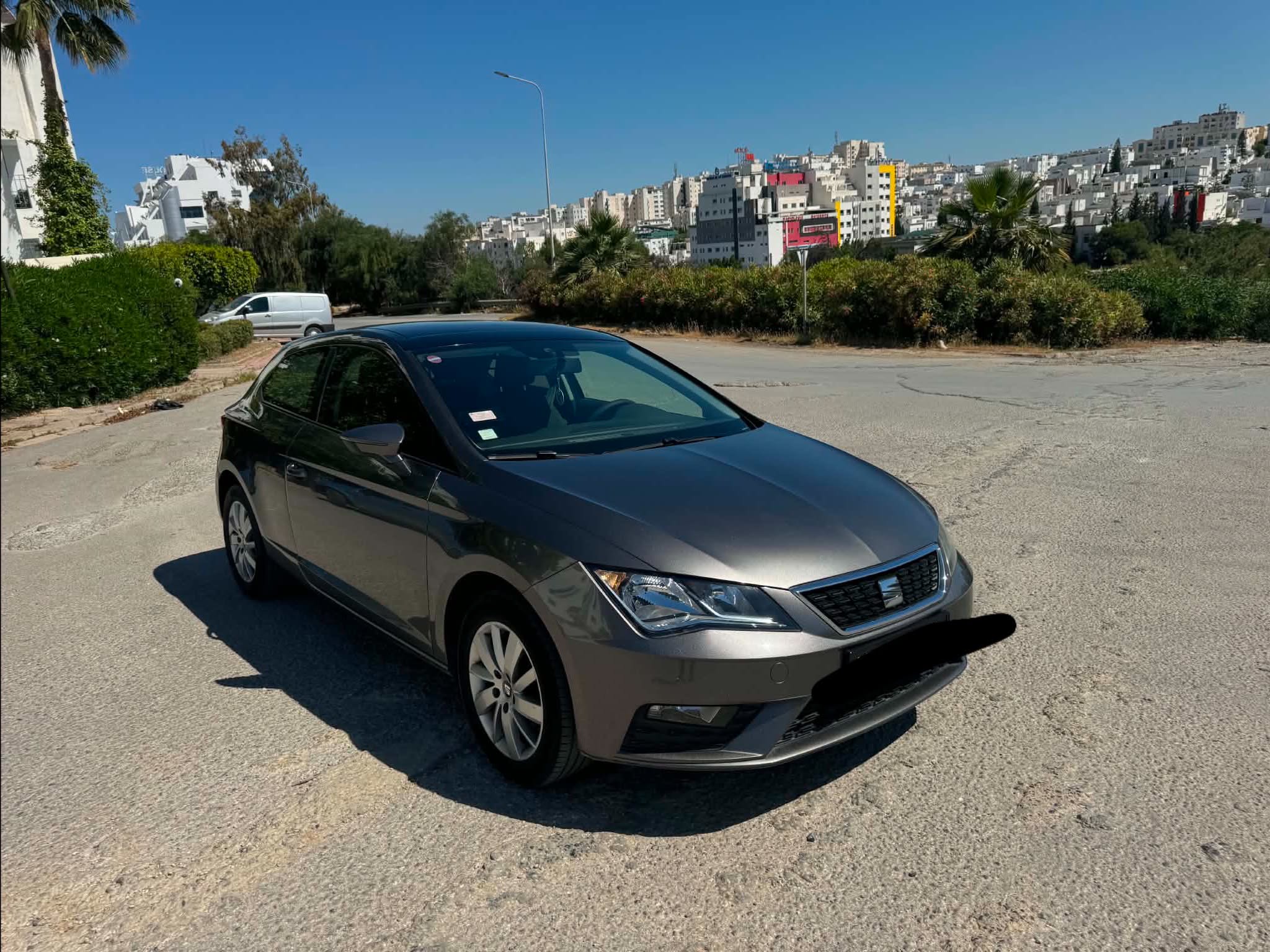 Ariana Ville&nbsp;Cite Ennasr 1&nbsp;Seat&nbsp;Leon&nbsp;Seat leon grise