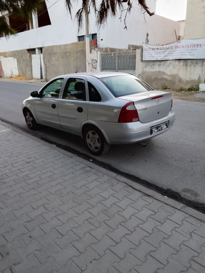 Opel&nbsp;Corsa - Tunisie