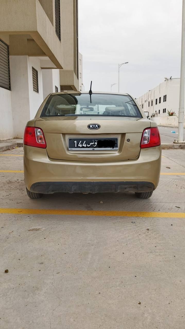 Ezzouhour (Tunis)&nbsp;Cite Ezzouhour&nbsp;Kia&nbsp;Rio&nbsp;Kia rio anne 2010 essence  premiere main