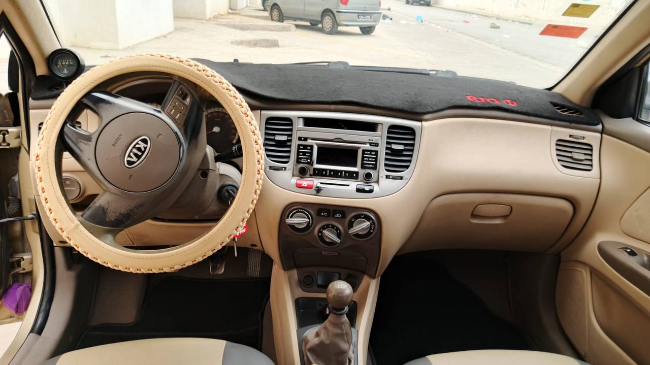 Ezzouhour (Tunis)&nbsp;Cite Ezzouhour&nbsp;Kia&nbsp;Rio&nbsp;Kia rio anne 2010 essence  premiere main