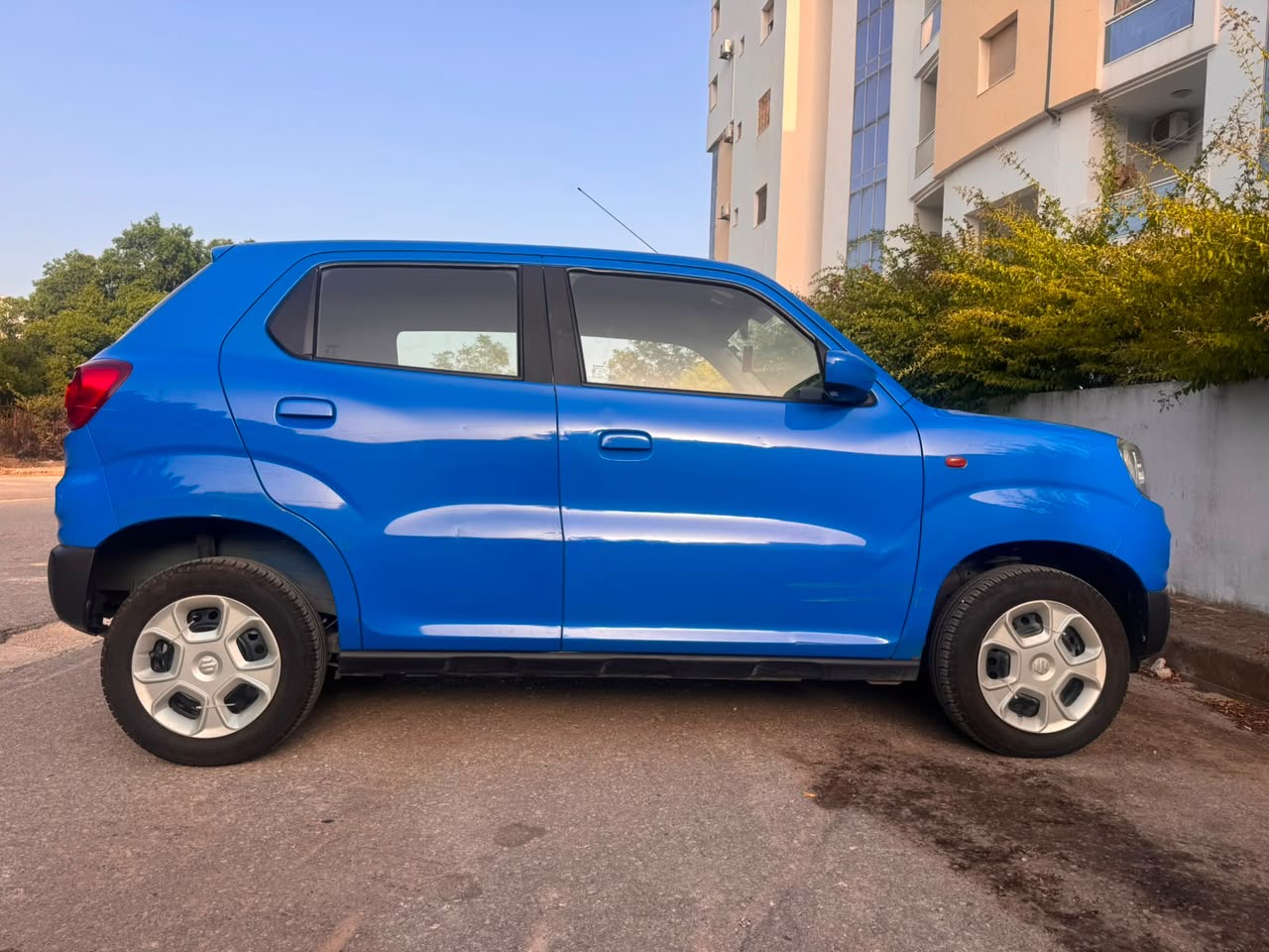 Ariana Ville&nbsp;Cite El Intissar 2&nbsp;Suzuki&nbsp;Autre Mod�le&nbsp;Occasion en or