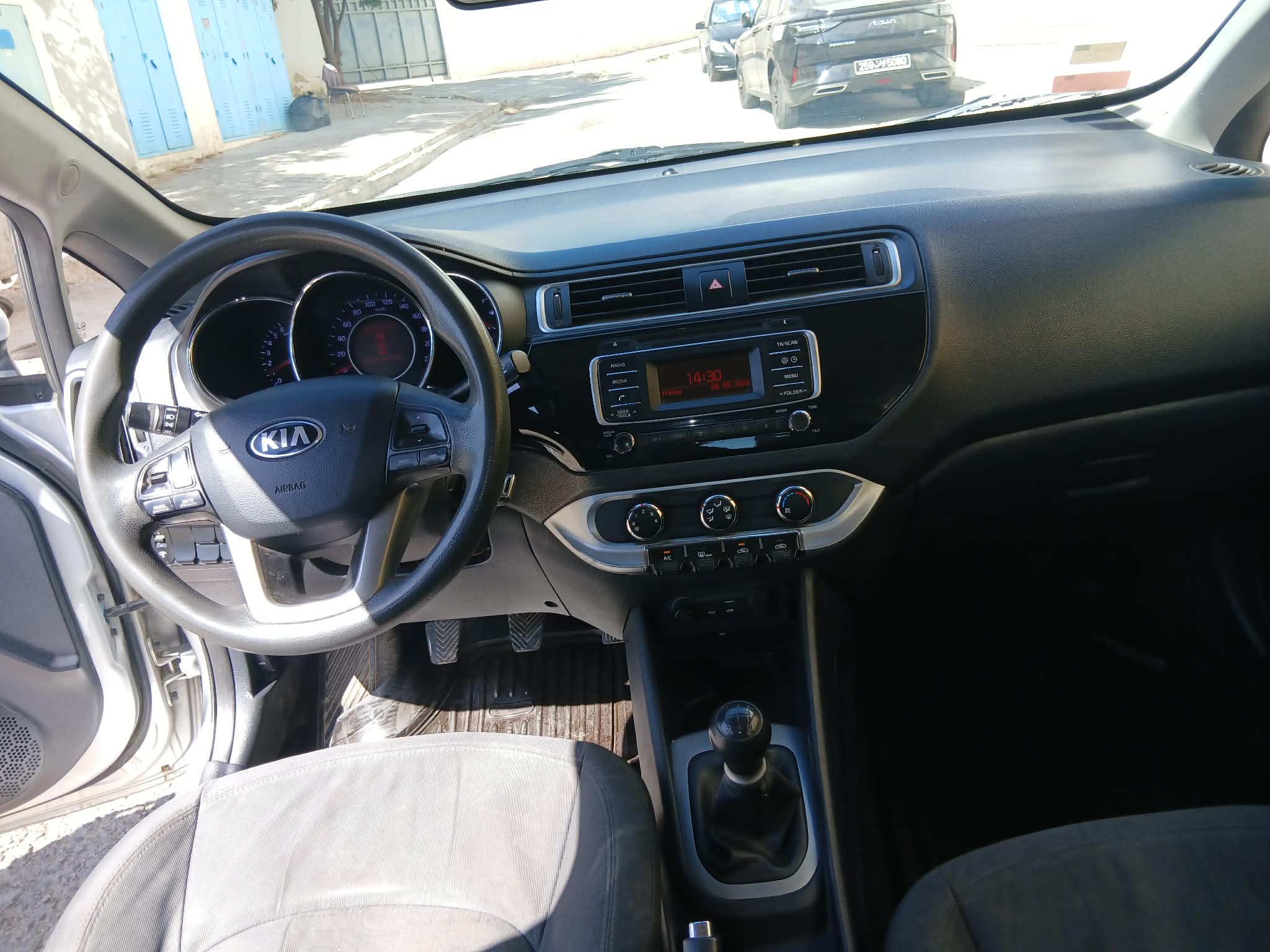 Mnihla&nbsp;Jardins d'el Menzah&nbsp;Kia&nbsp;Rio&nbsp;Kia rio 1�re main mod�le 2015