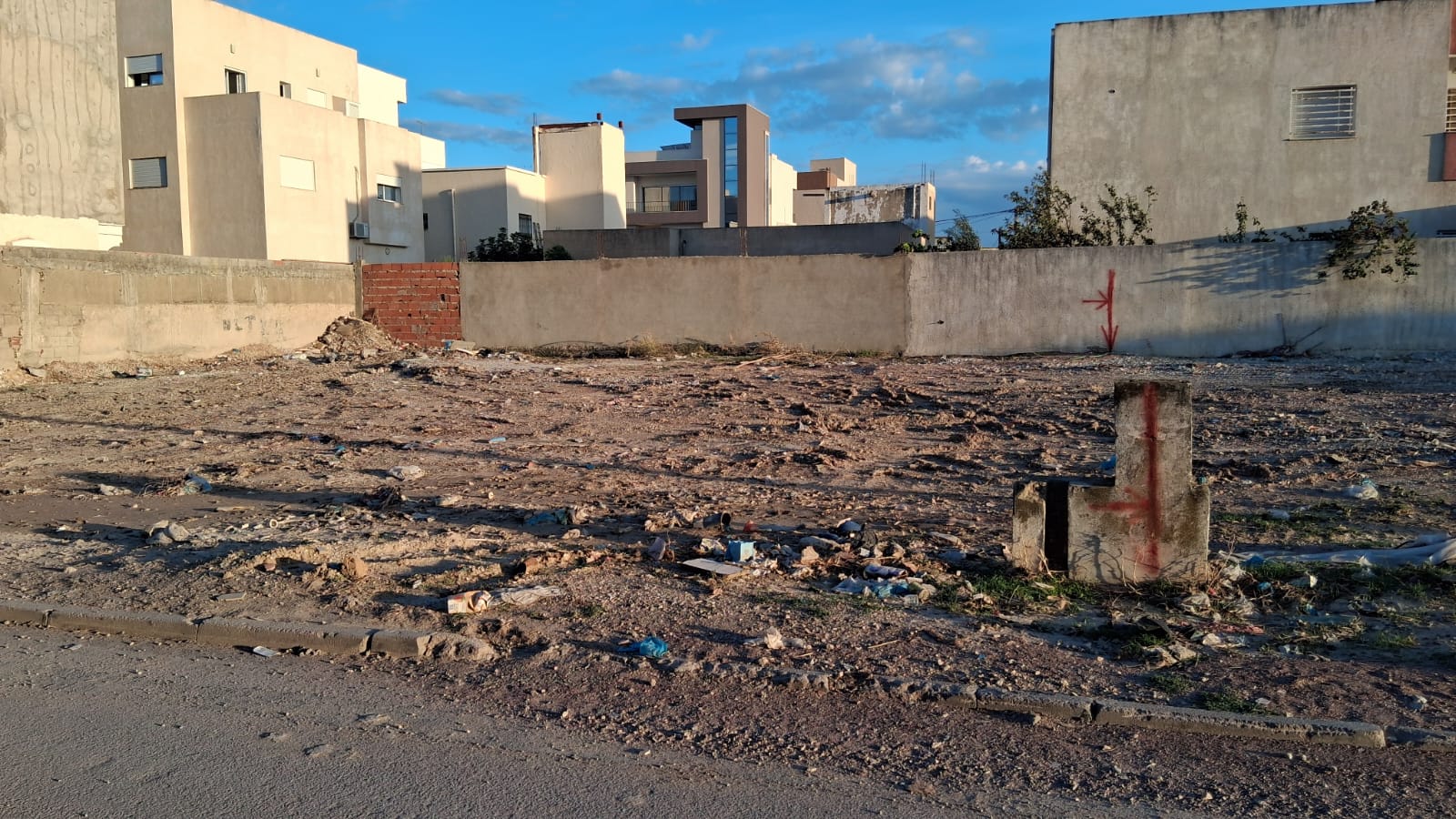 Raoued&nbsp;Cite Essahafa&nbsp;Terrain&nbsp;Terrain nu&nbsp;Vnt ter ghazelle cite essahafa 400m2
