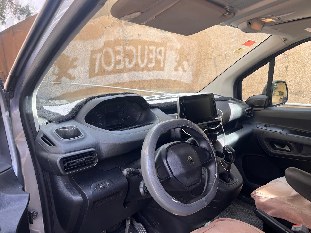 El Menzah&nbsp;El Manar 1&nbsp;Peugeot&nbsp;Partner&nbsp;Partner toute option